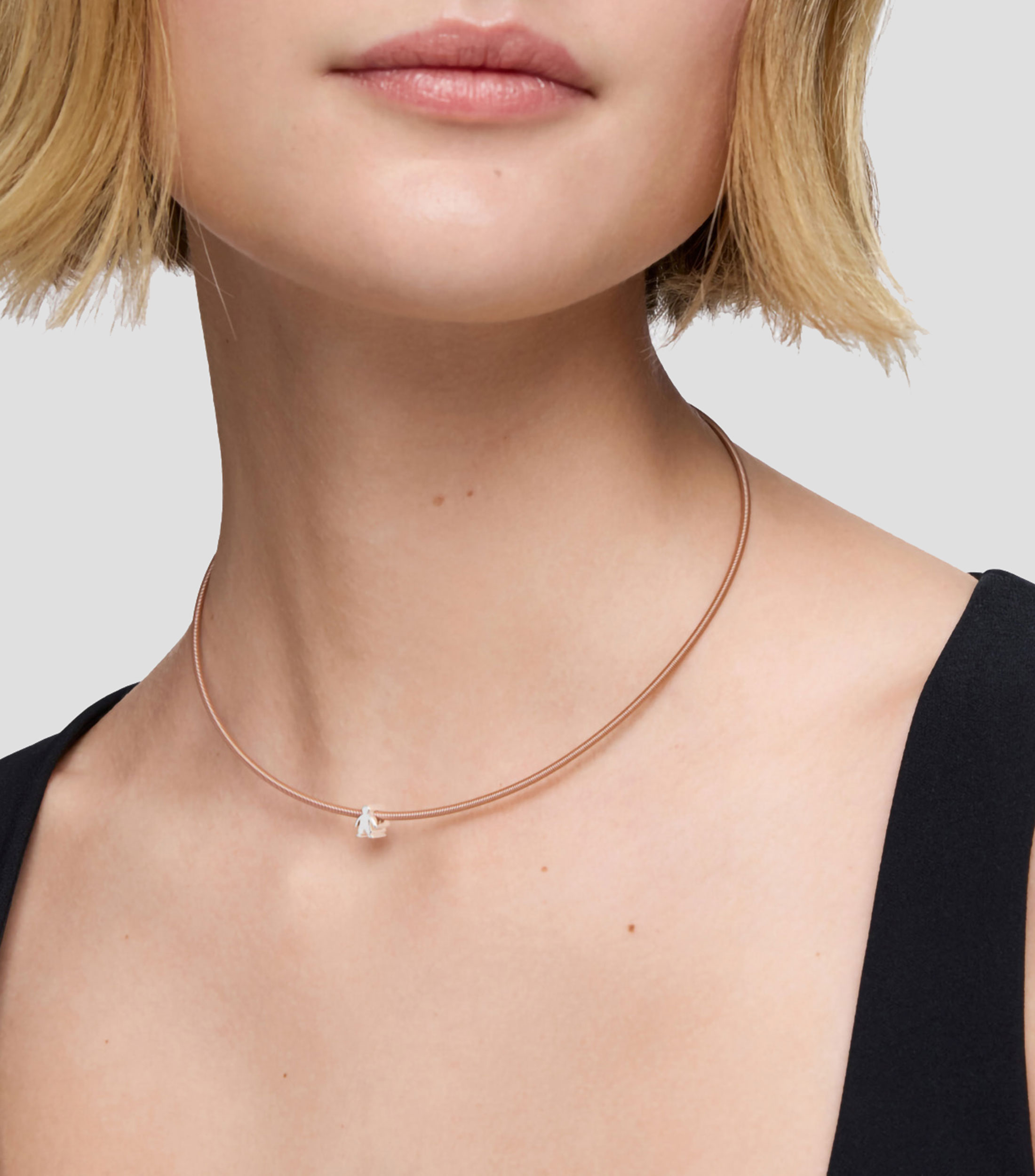 Charm en plata silueta de un nino Mujer
