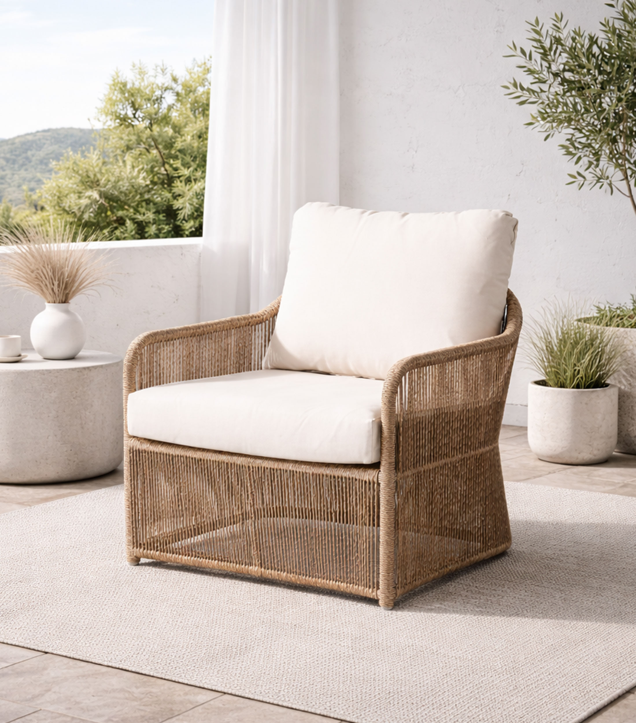 Sillón Calixto en tela y rafia beige