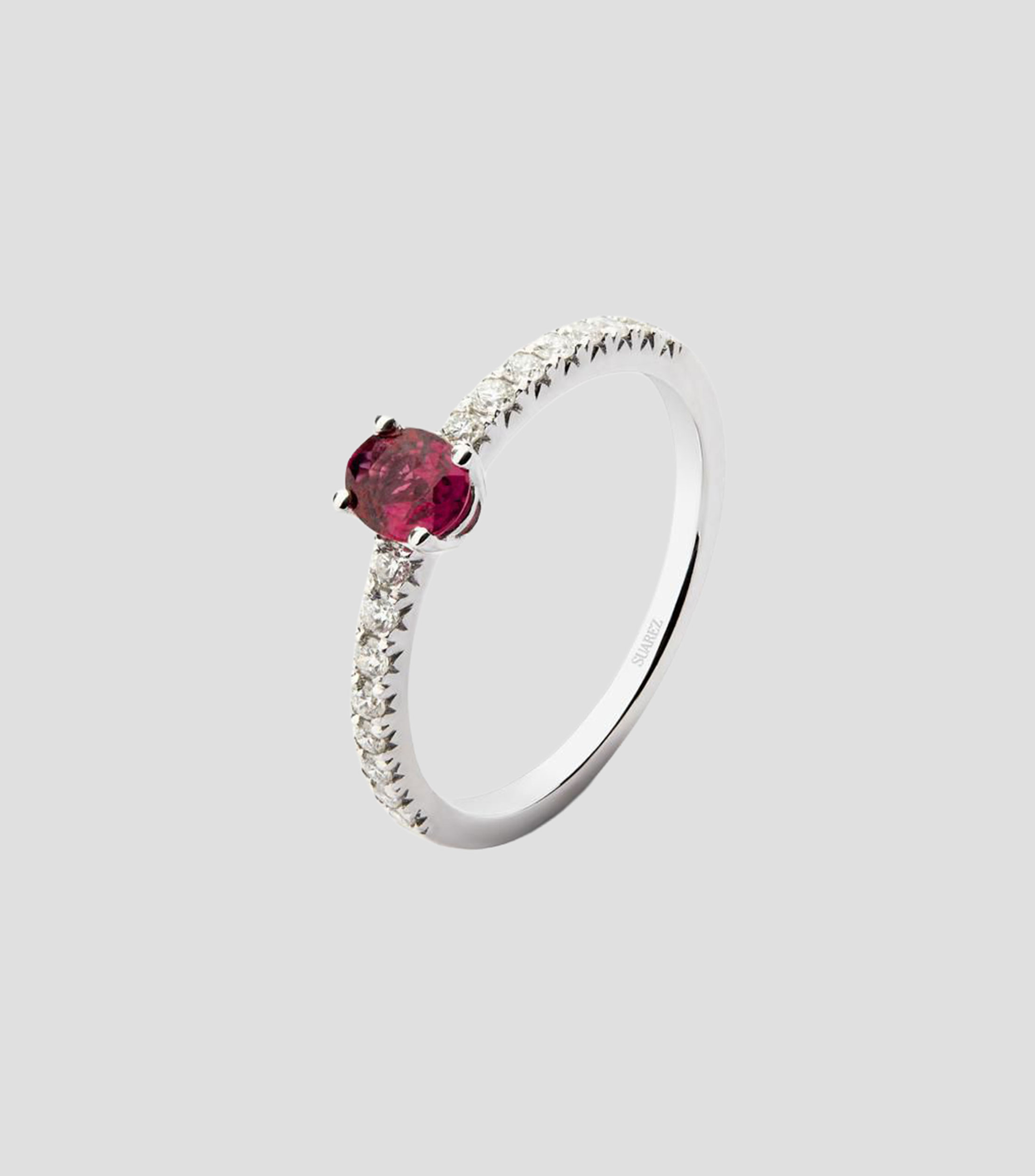 Anillo en Oro blanco de 18 Kilates con Rubí Mujer