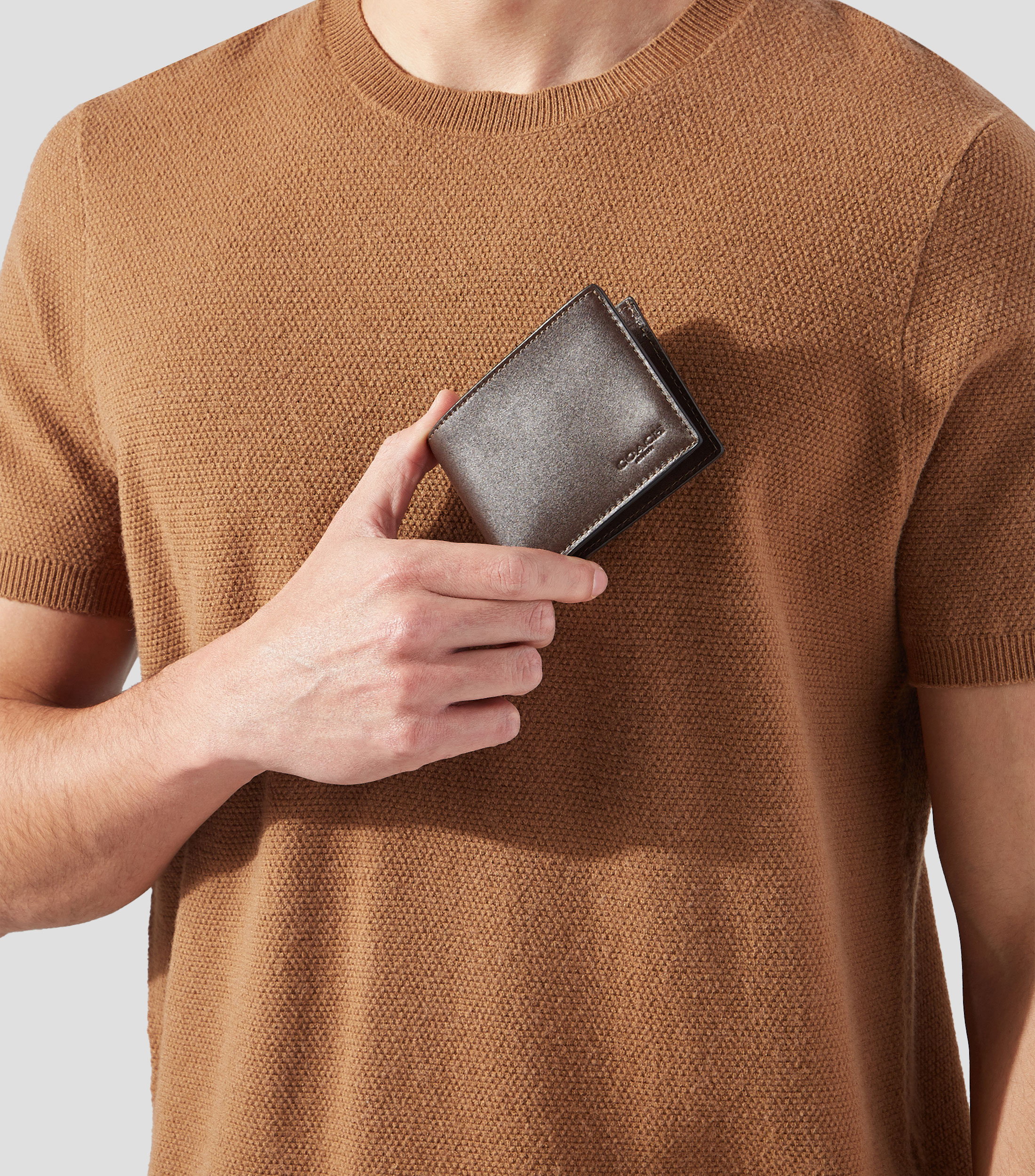 Cartera bifold en piel vacuna liso Hombre