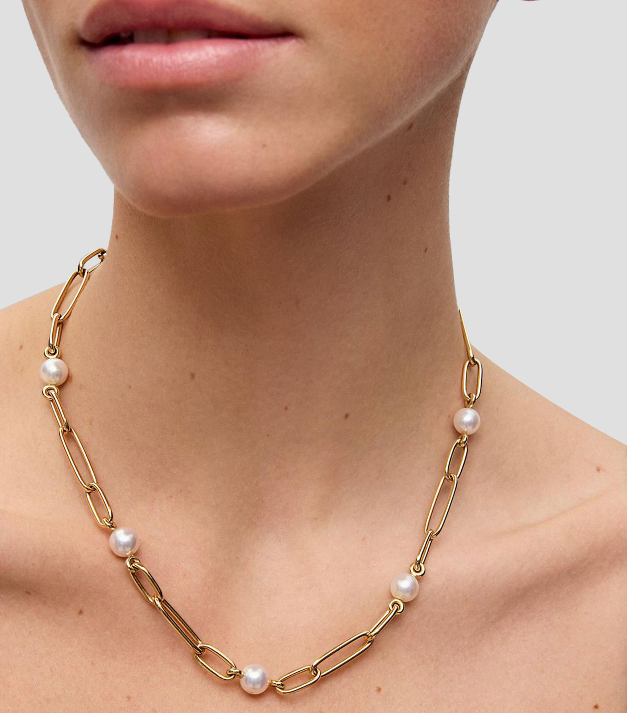 Collar de eslabones en Oro amarillo de 18 Kilates con 5 perlas Mujer