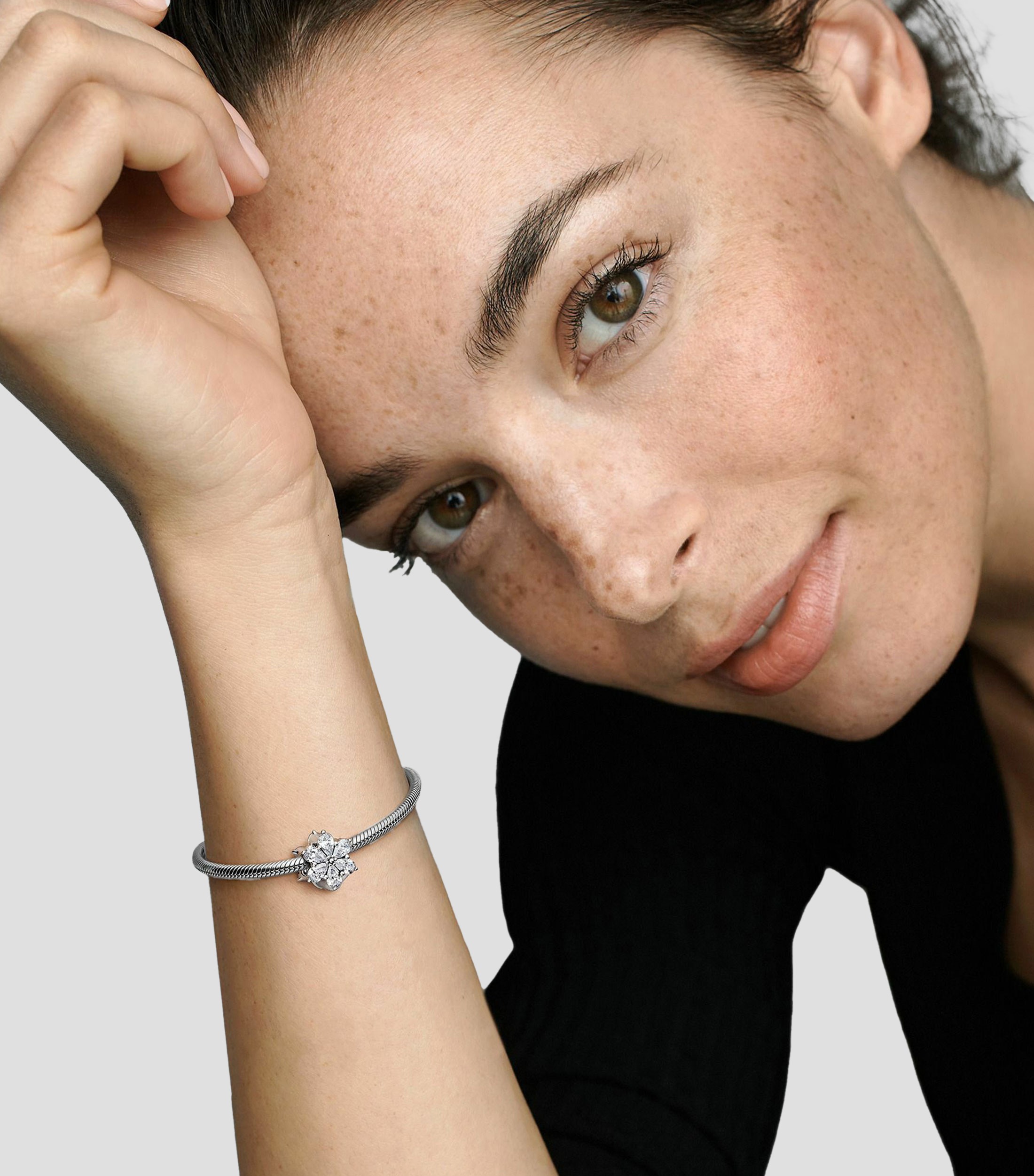 Charm flor Mujer