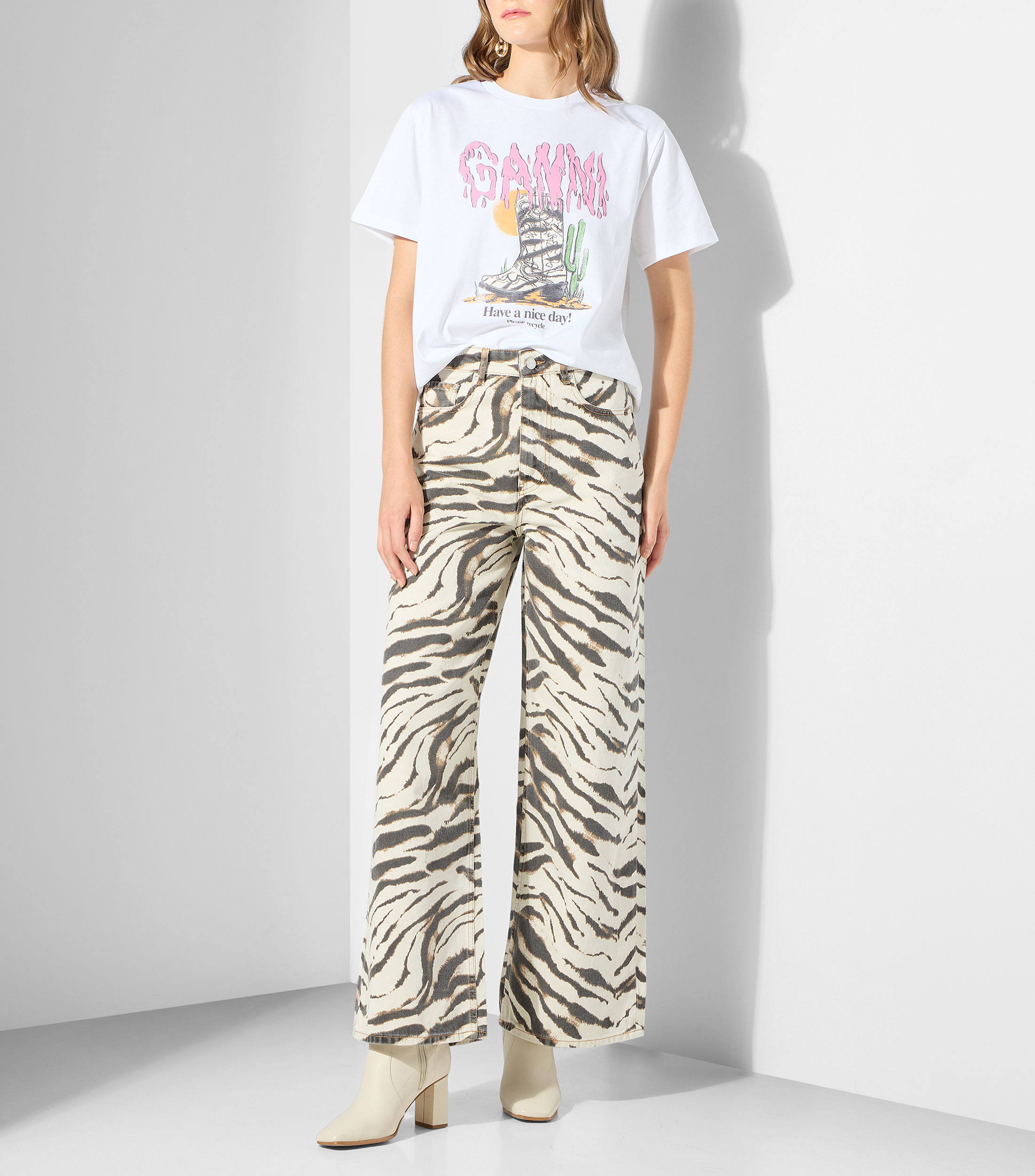 Playera de cuello redondo con manga corta estampada Mujer