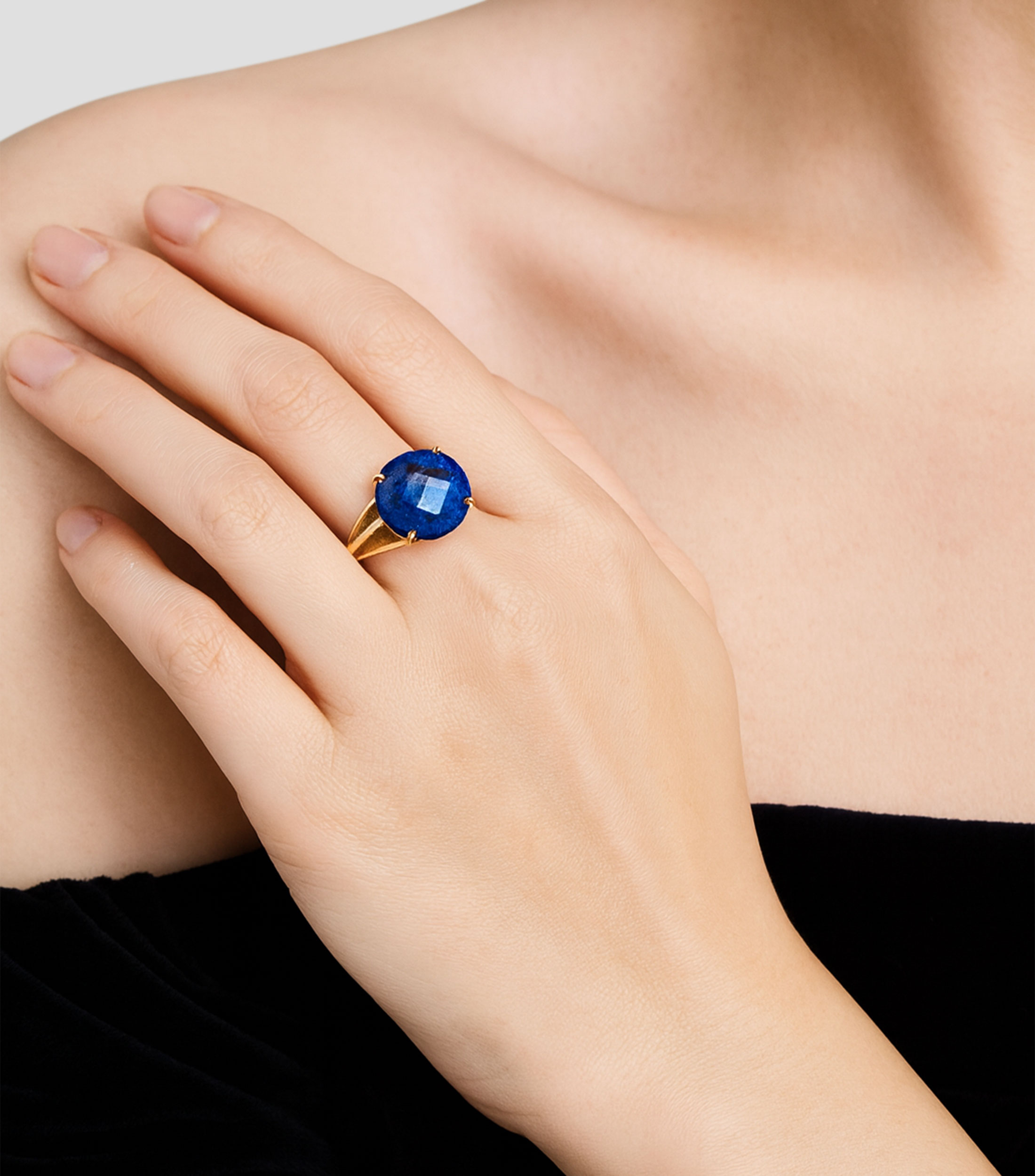 Anillo con incrustación de lapislázuli Mujer
