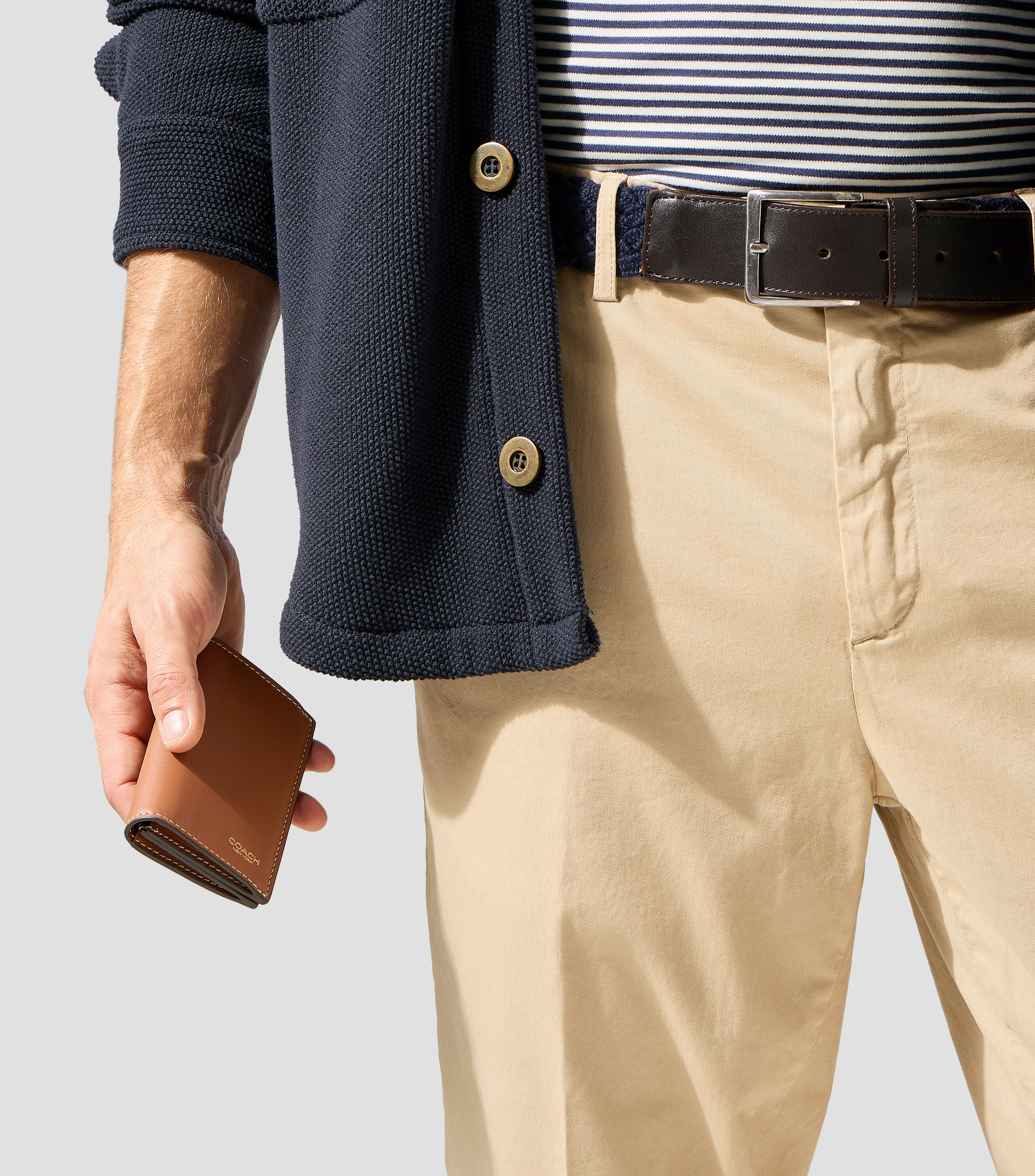 Tarjetero bifold en piel café liso Hombre