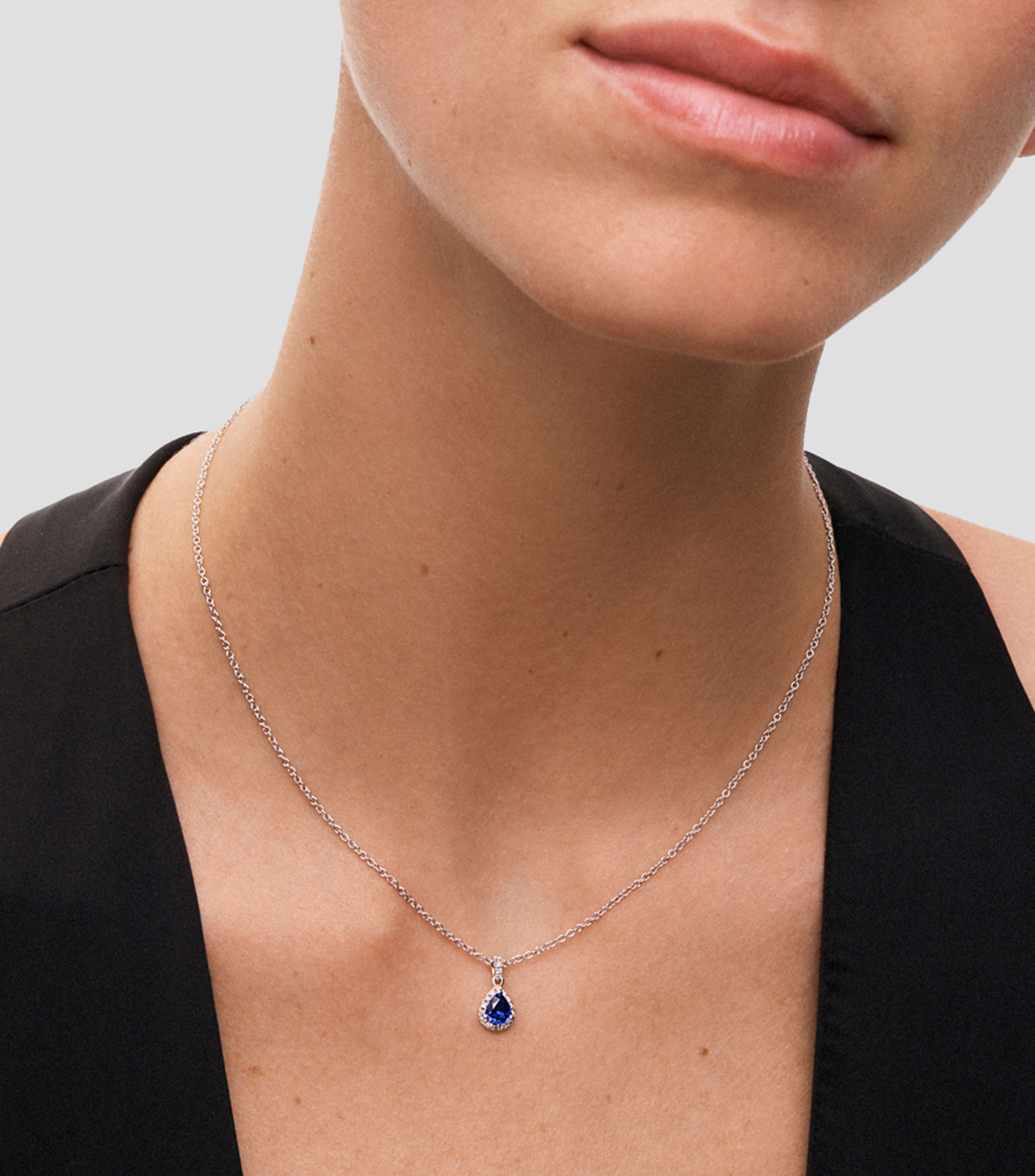 Collar con dije de gota en oro blanco de 18 kilates y zafiro Big Three Mujer