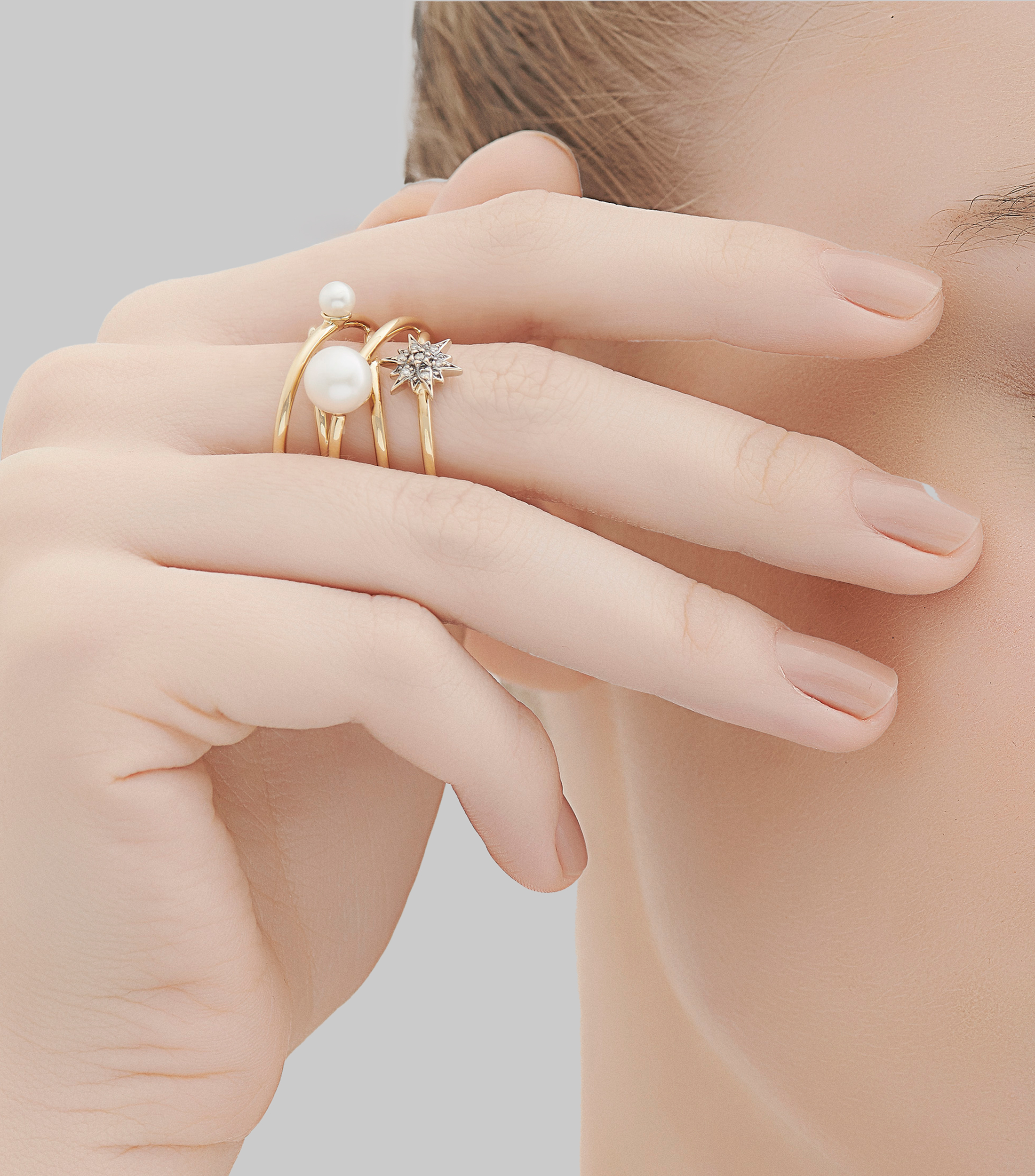 Anillo en oro amarillo de 18 Kilates con perlas y diamantes Mujer