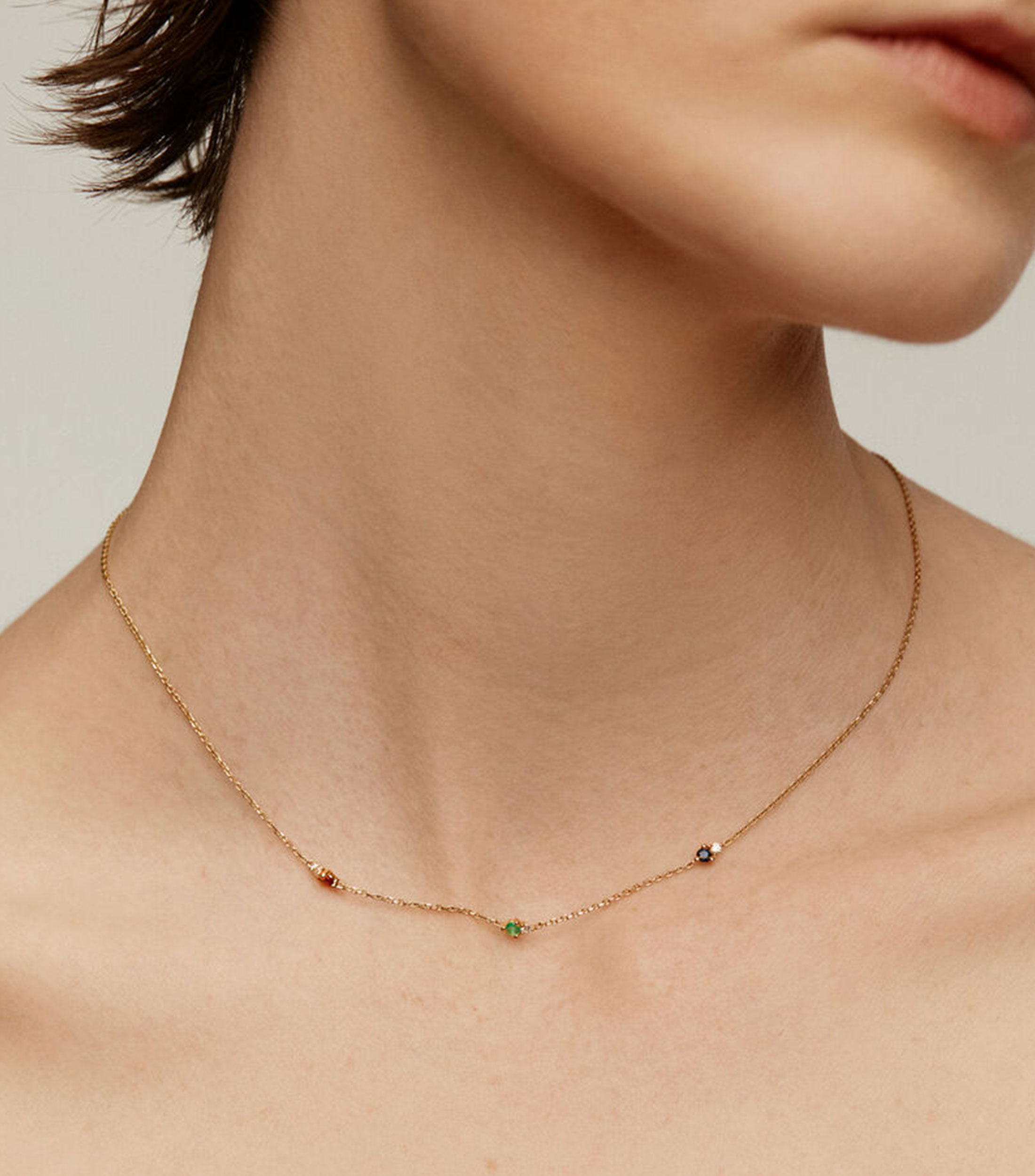 Collar en oro amarillo de 9 kilates con piedras multicolor y diamantes Mujer