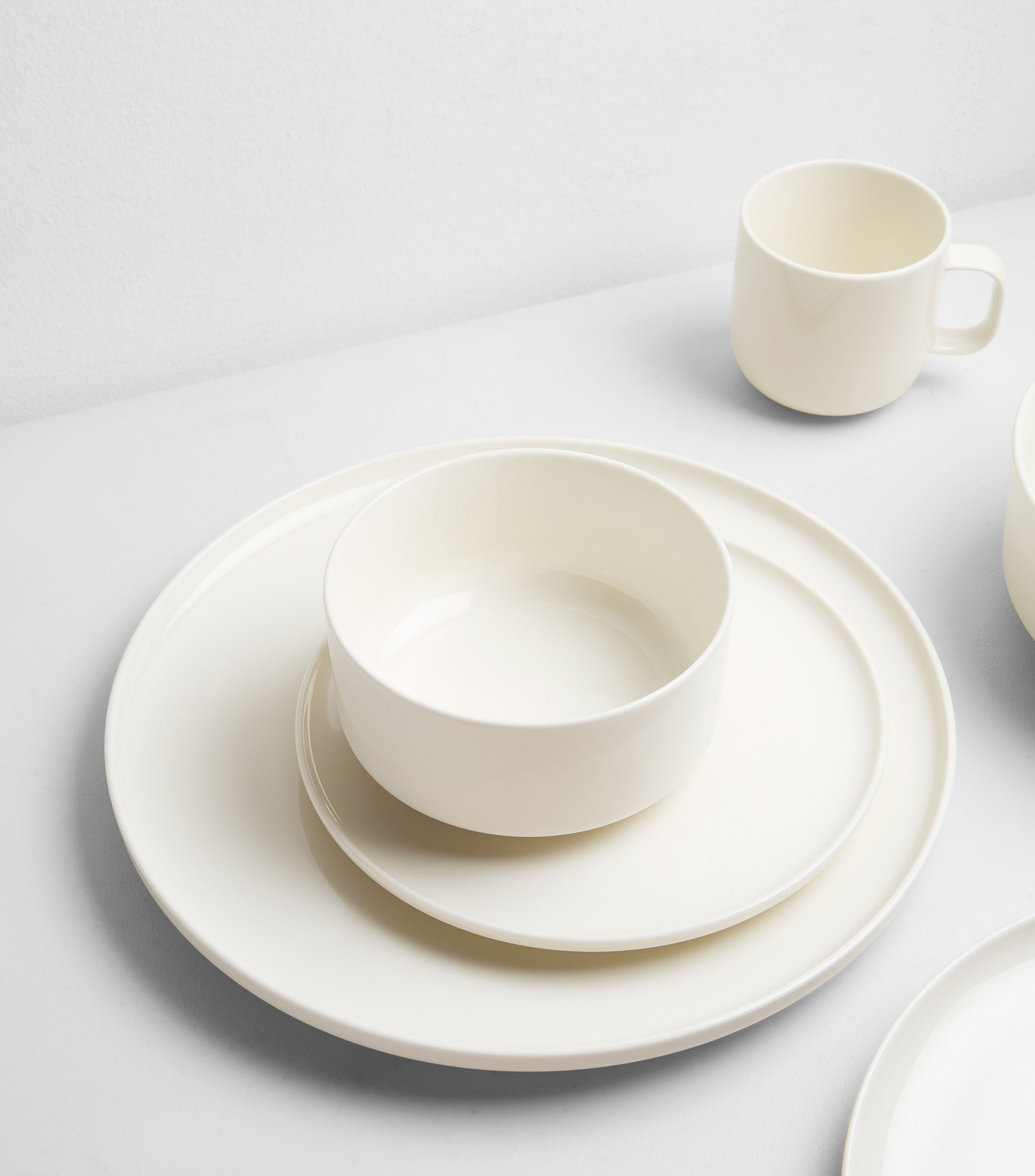 Plato Base Pure And Fine blanco en cerámica