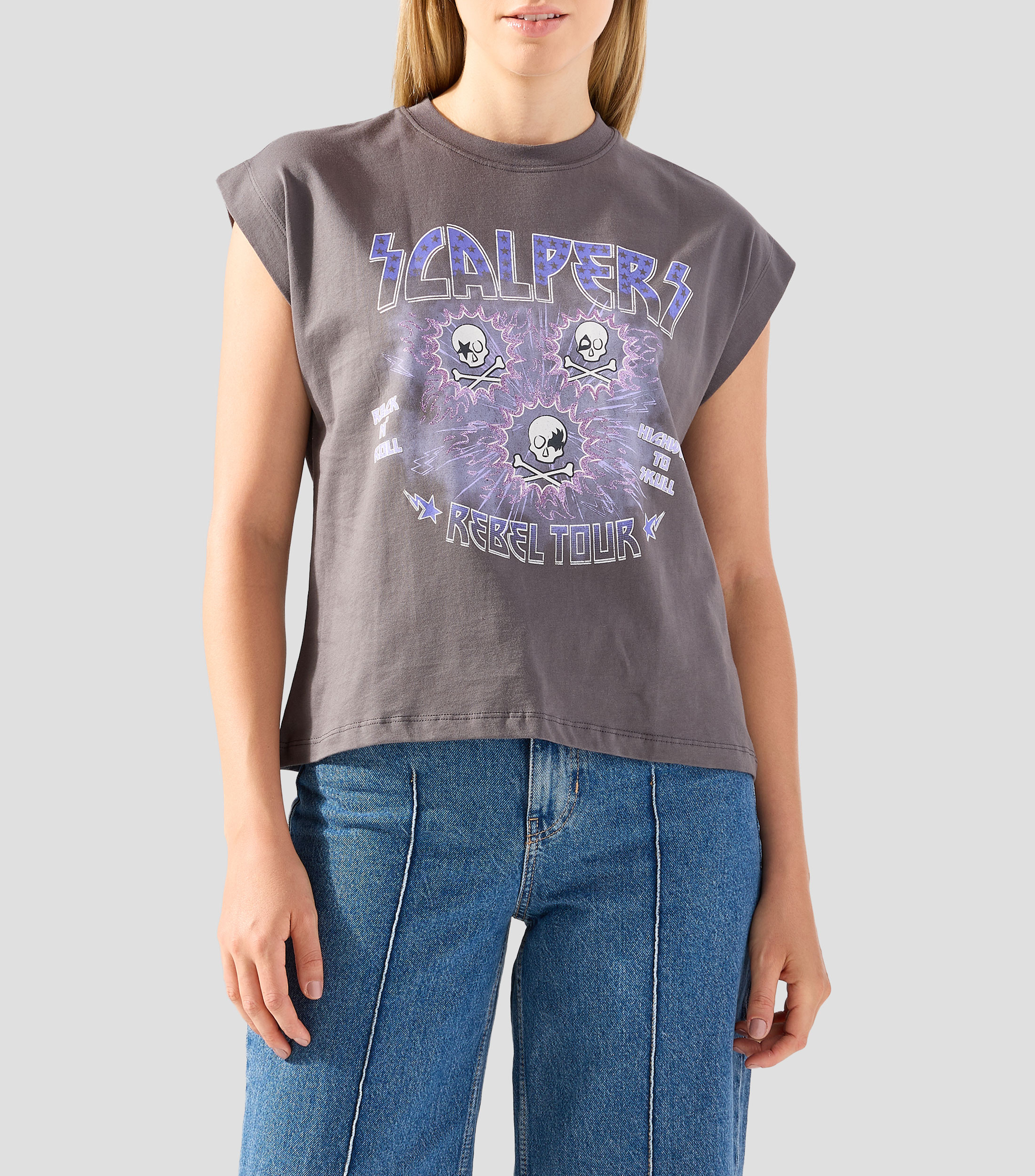 Playera cuello redondo manga corta con craneos Mujer