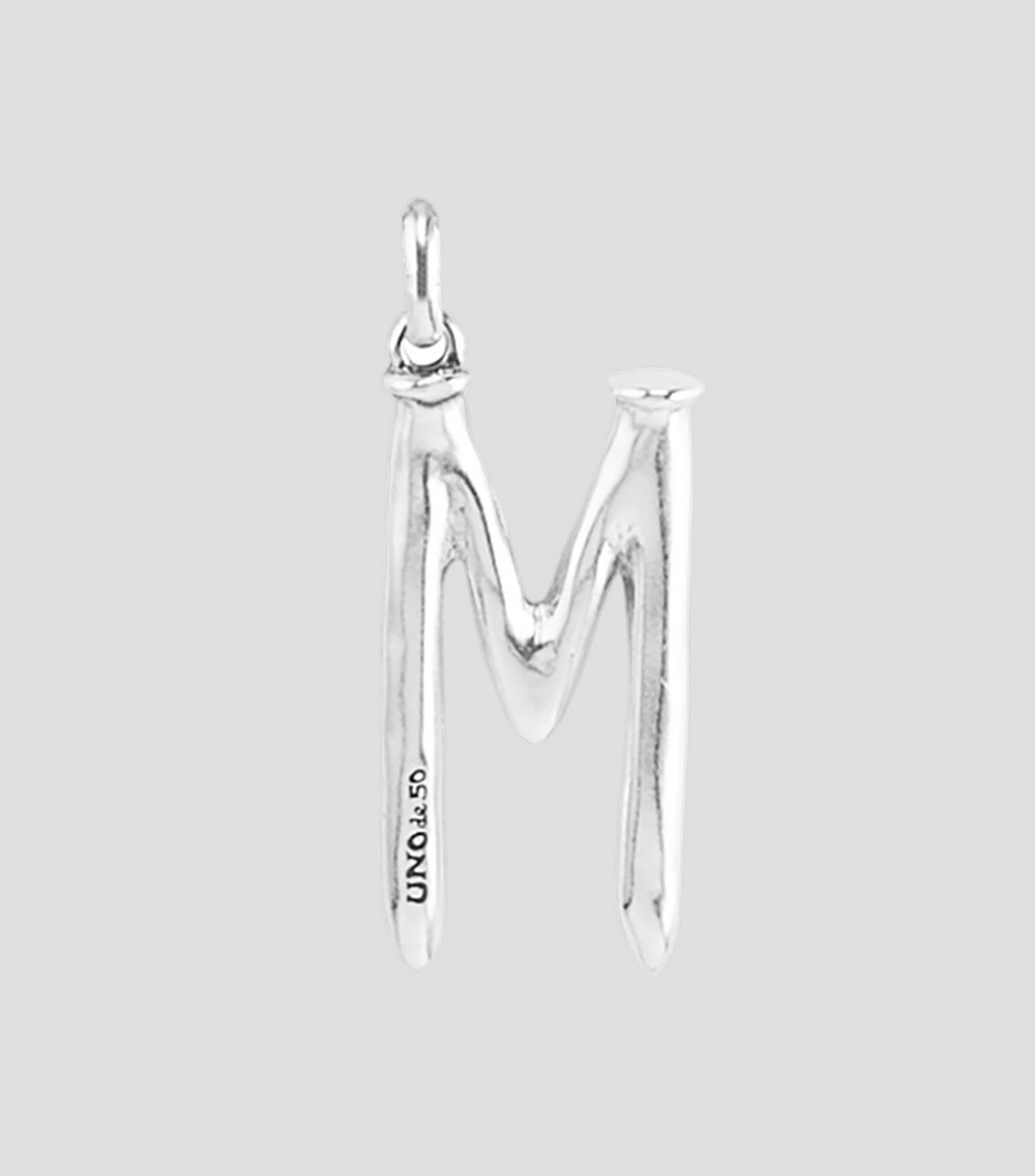 Dije Letra "M" Unisex