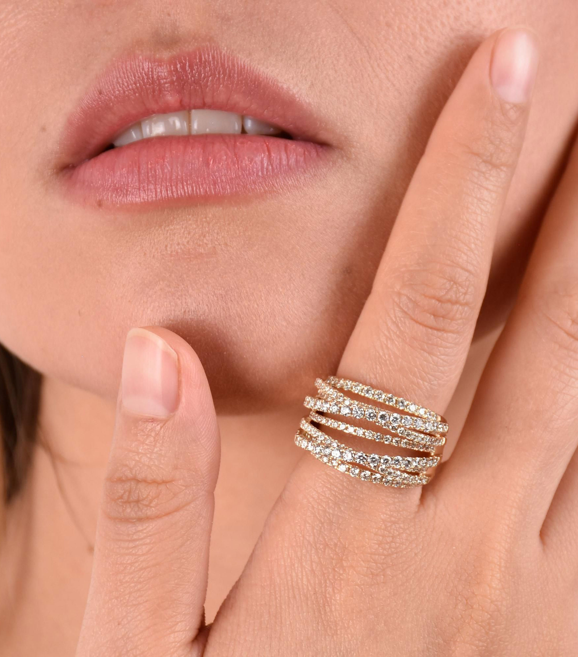 Anillo en oro amarillo de 14 kilates con diamantes Mujer