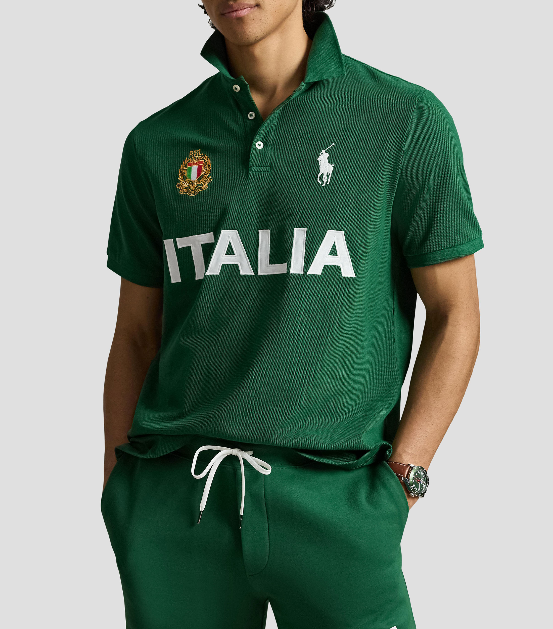 Playera tipo polo con manga corta bordada Hombre