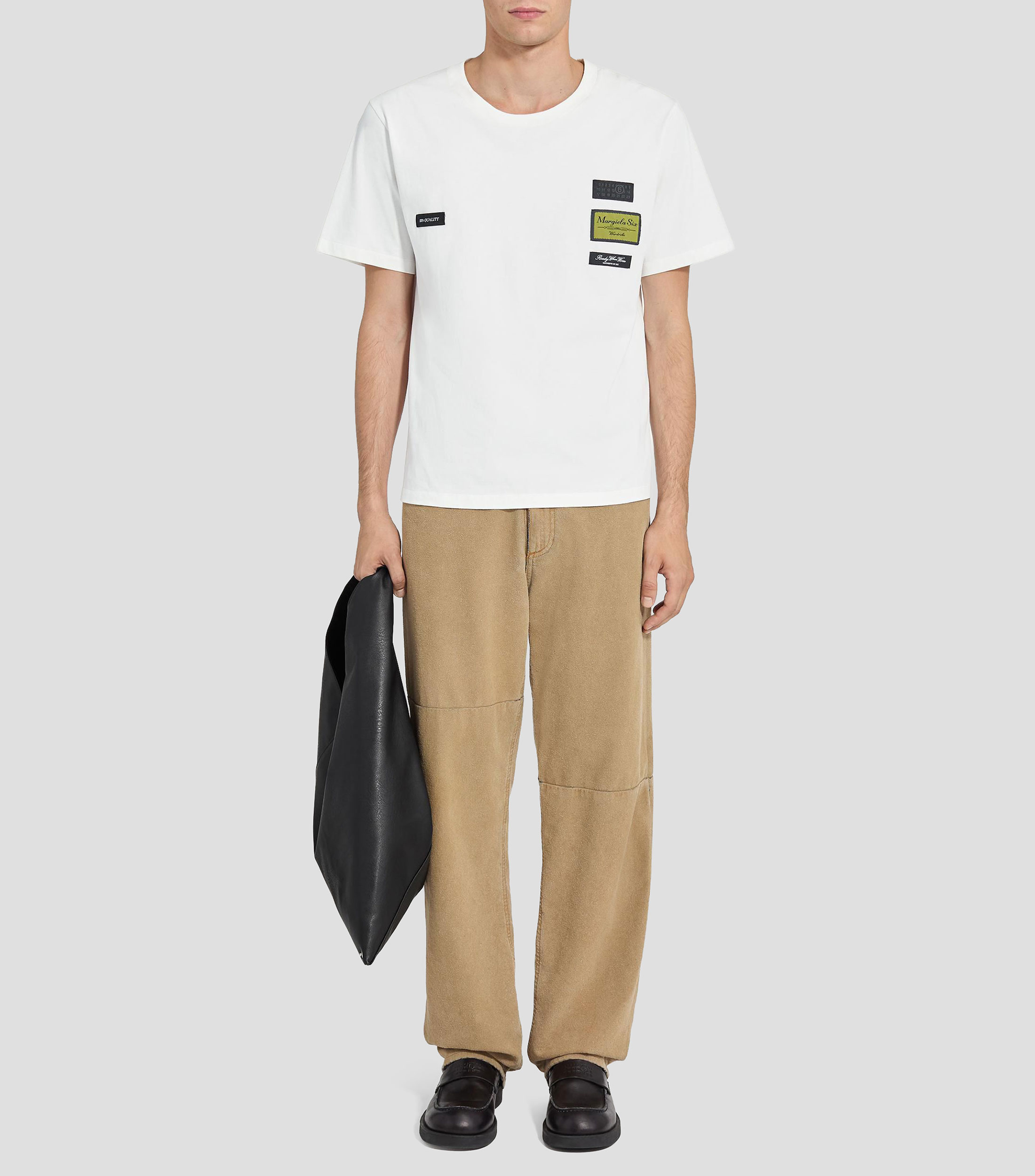 Playera de cuello redondo con manga corta y bordados Hombre