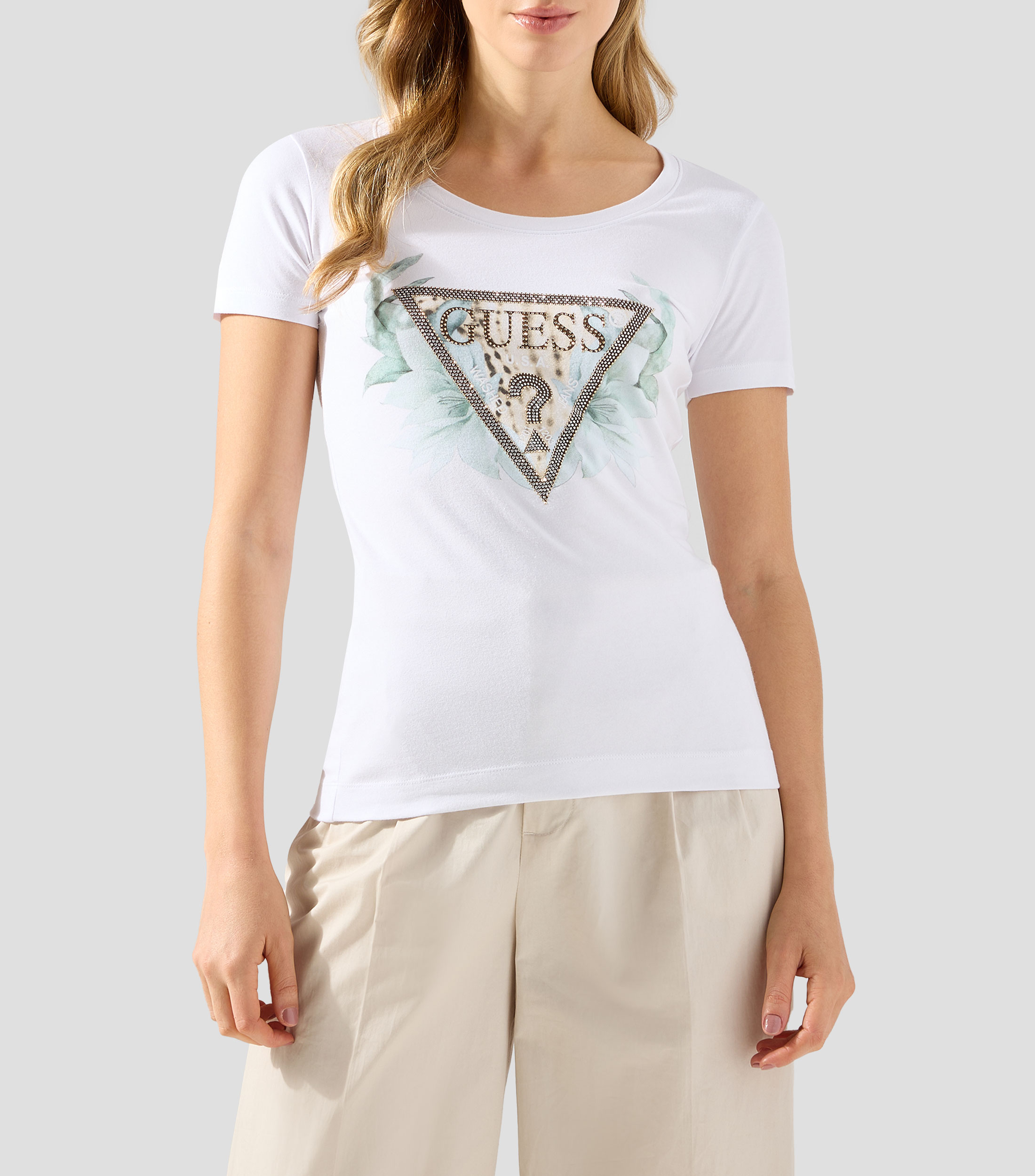 Playera cuello redondo manga corta logo fantasía Mujer