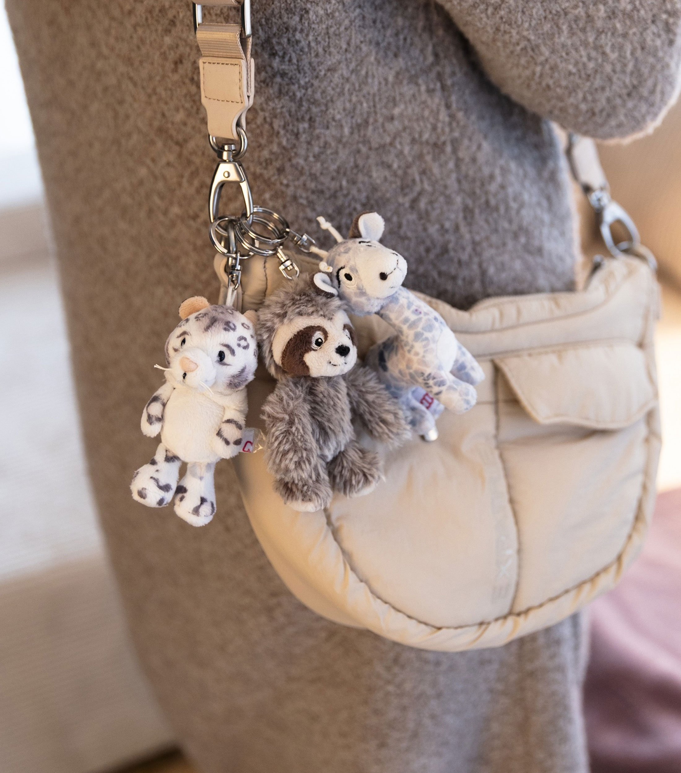 Llavero Izzi Icetumbler Perezoso en peluche Niña