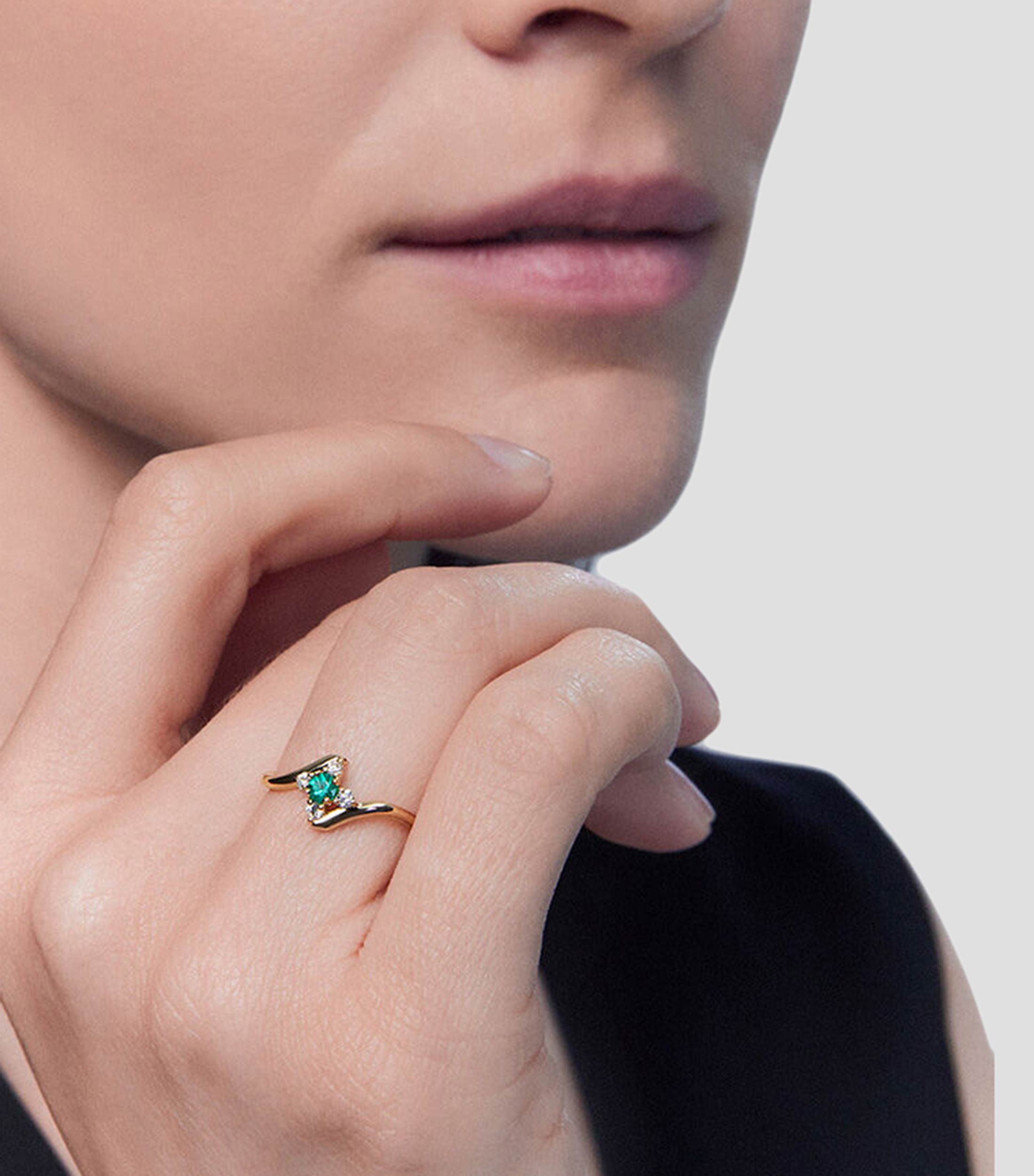 Anillo en Oro de 18 Kilates Saiph con Esmeralda Mujer