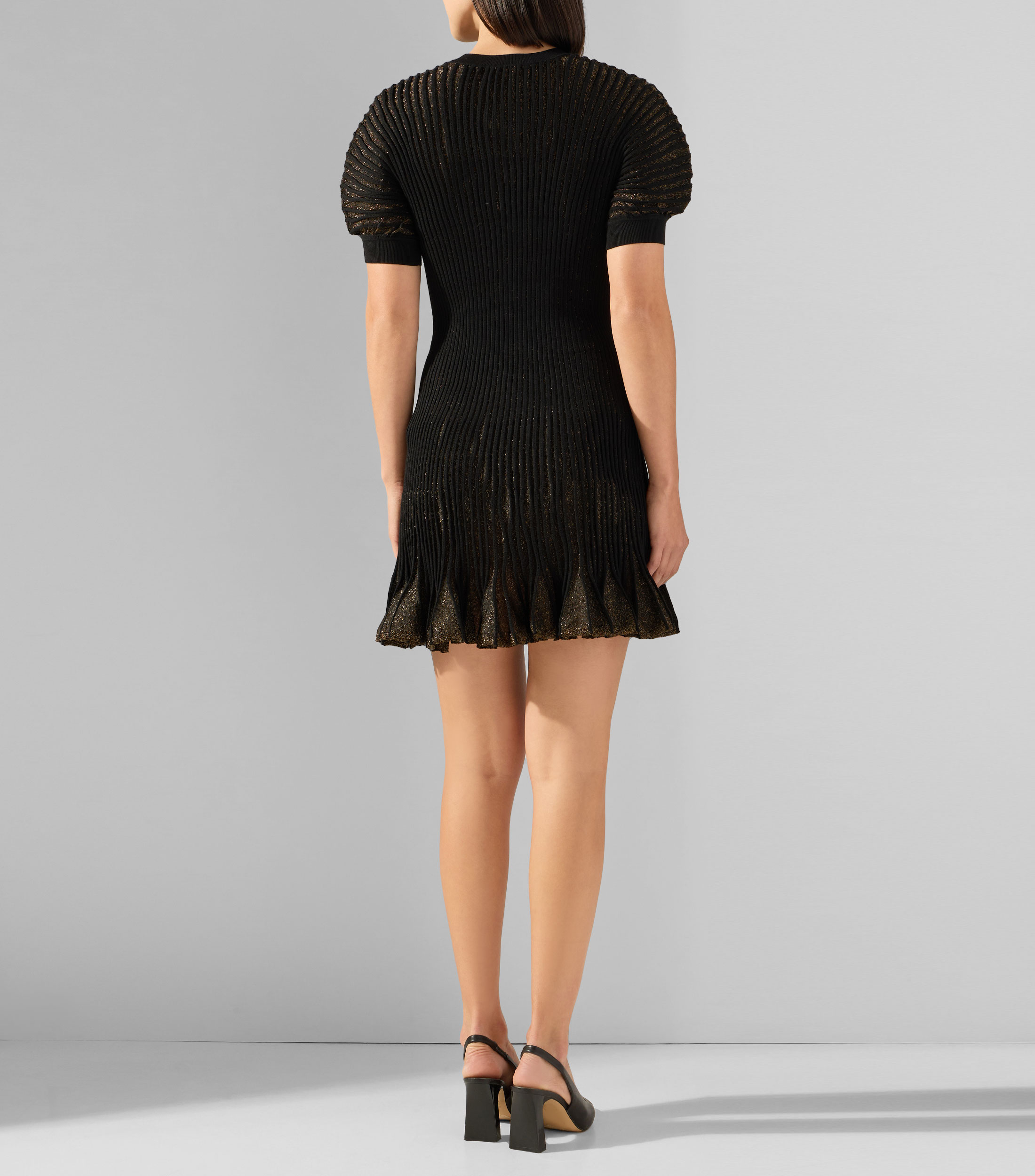 Vestido corto liso Mujer