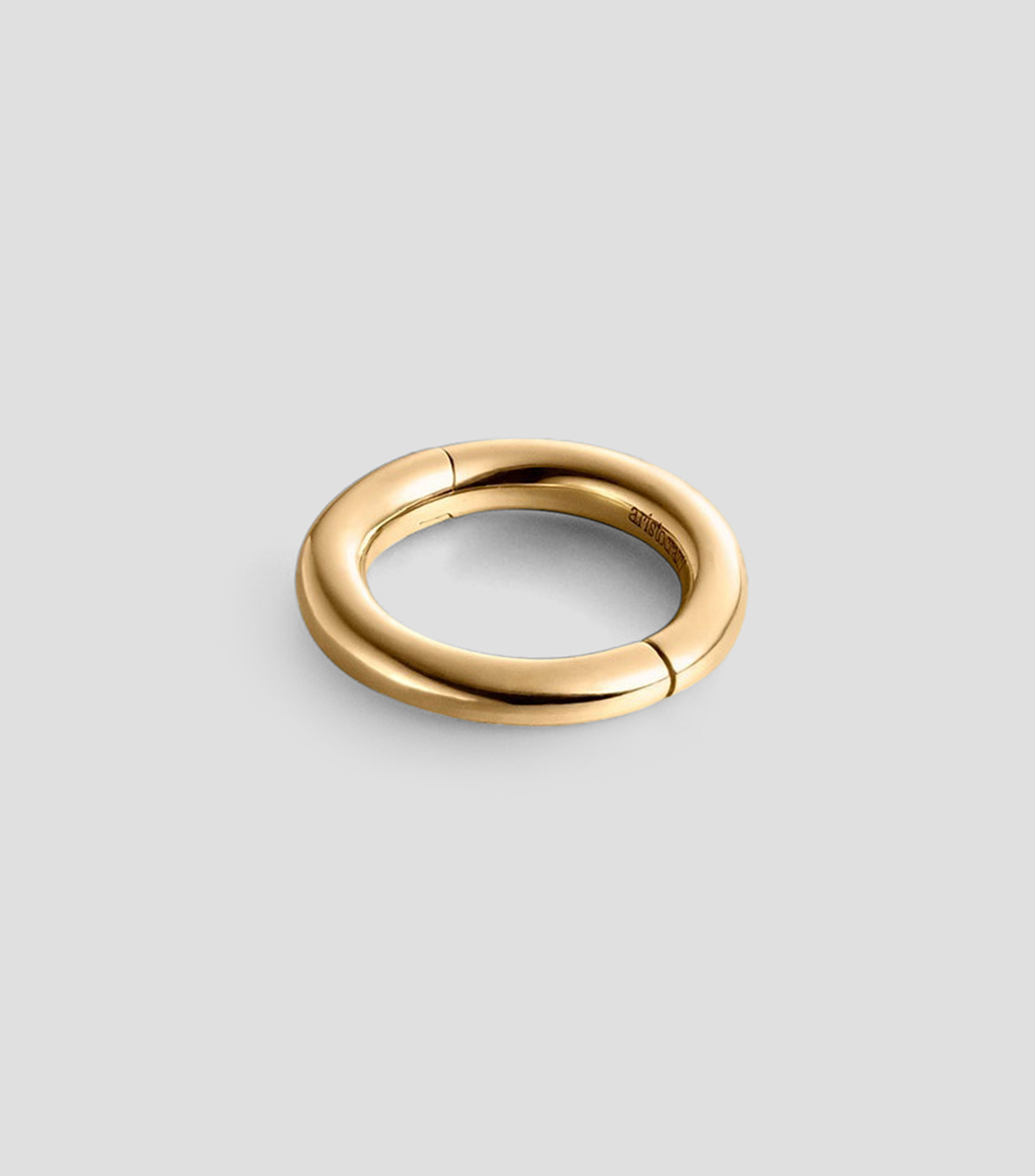 Arete en Oro amarillo de 9 Kilates Goldie Small Huggie Mujer