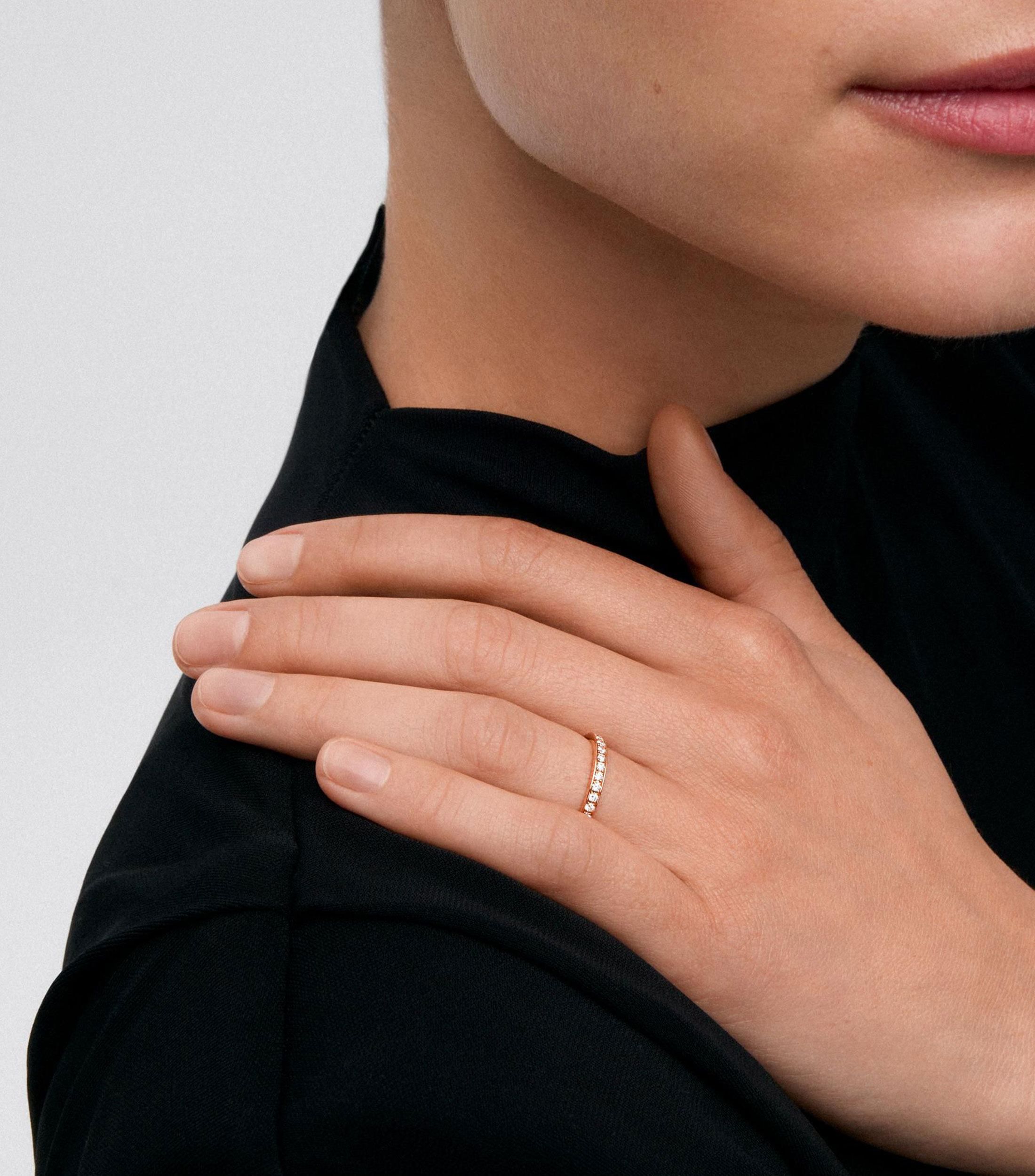 Anillo en Oro rosa de 18 Kilates con diamantes Mujer