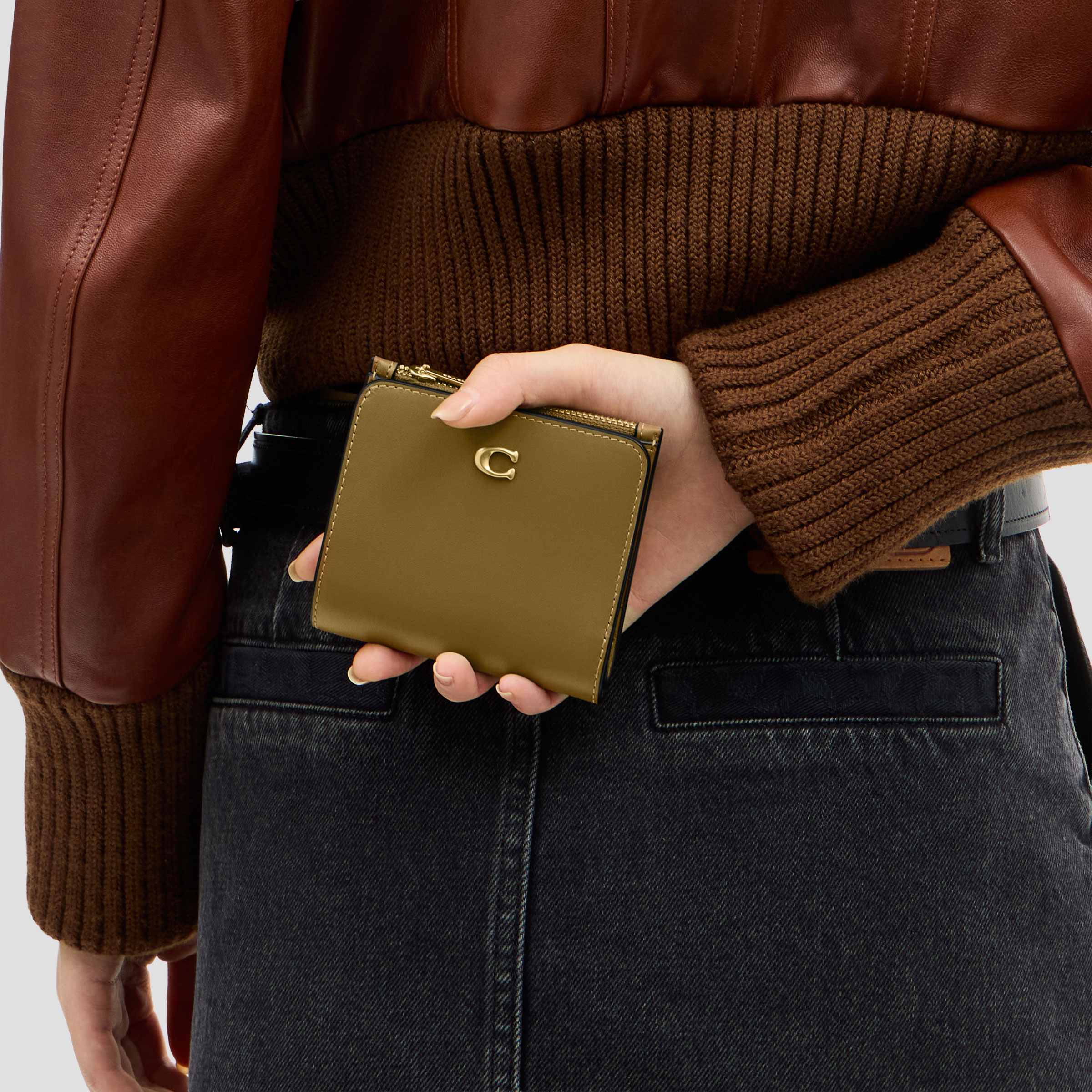 Cartera Verde en piel Essential Slim lisa Mujer