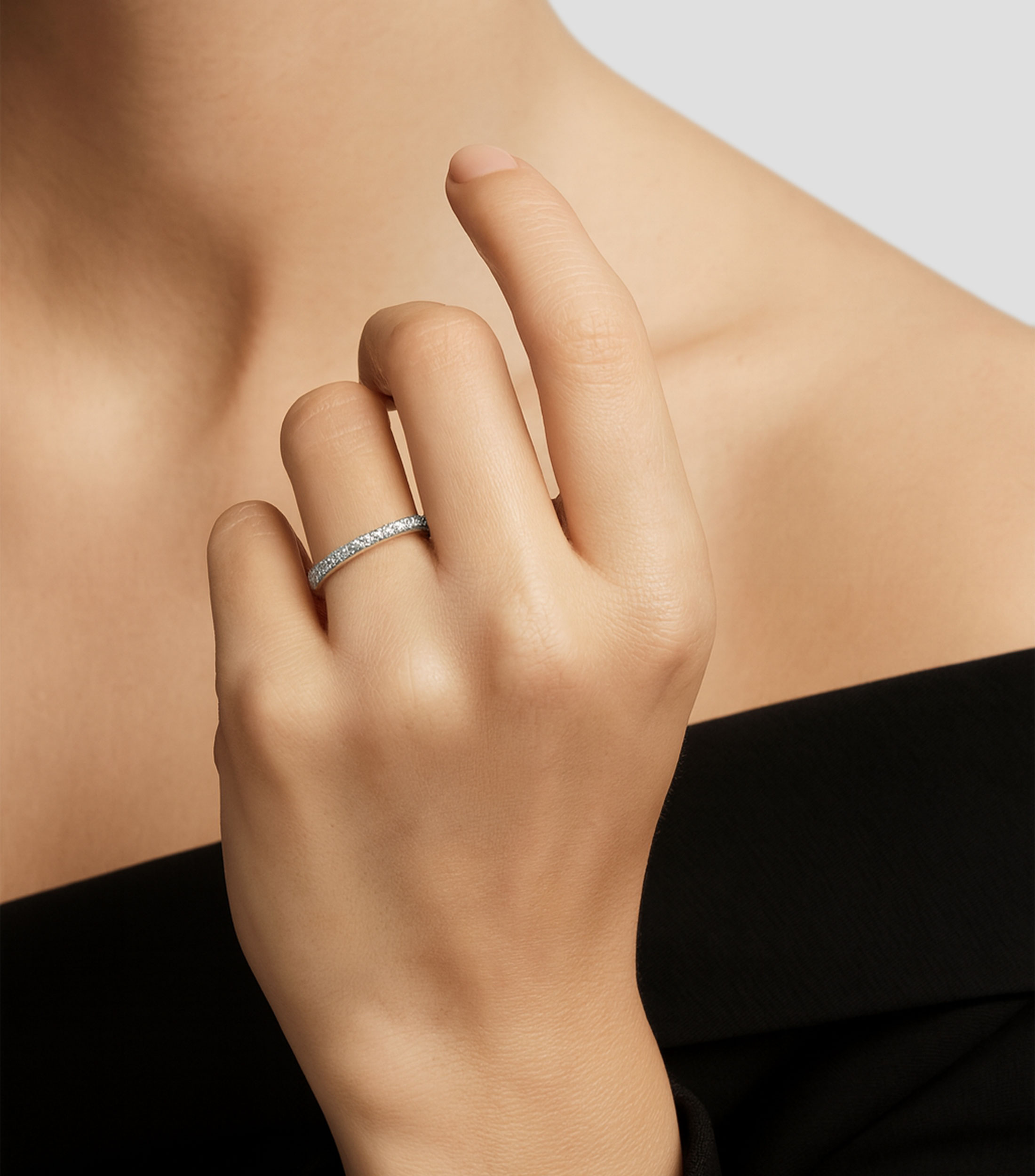 Anillo solitario en Oro blanco de 18 Kilates con diamantes Mujer
