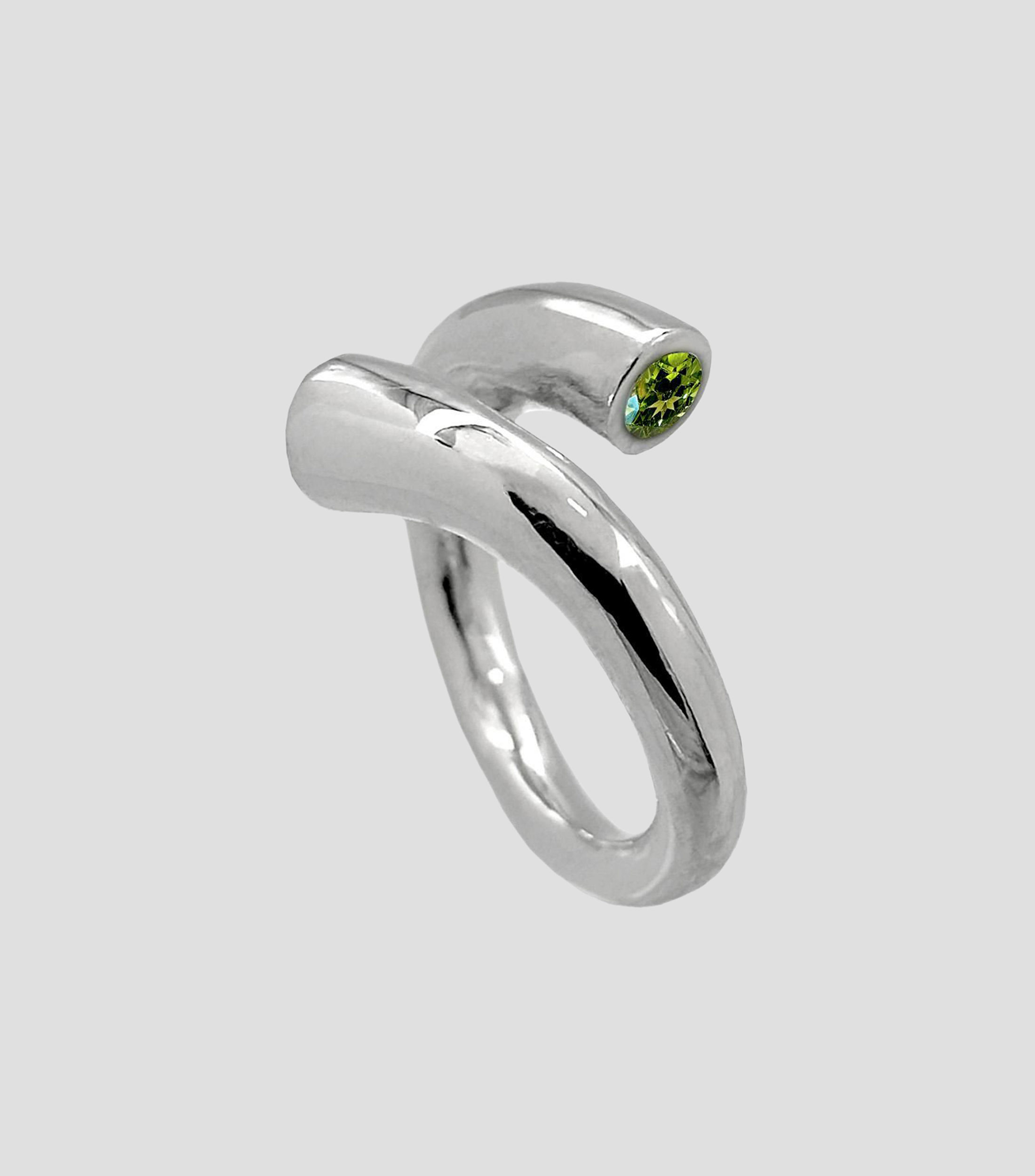 Anillo espiral de plata con Peridoto y Rodolita