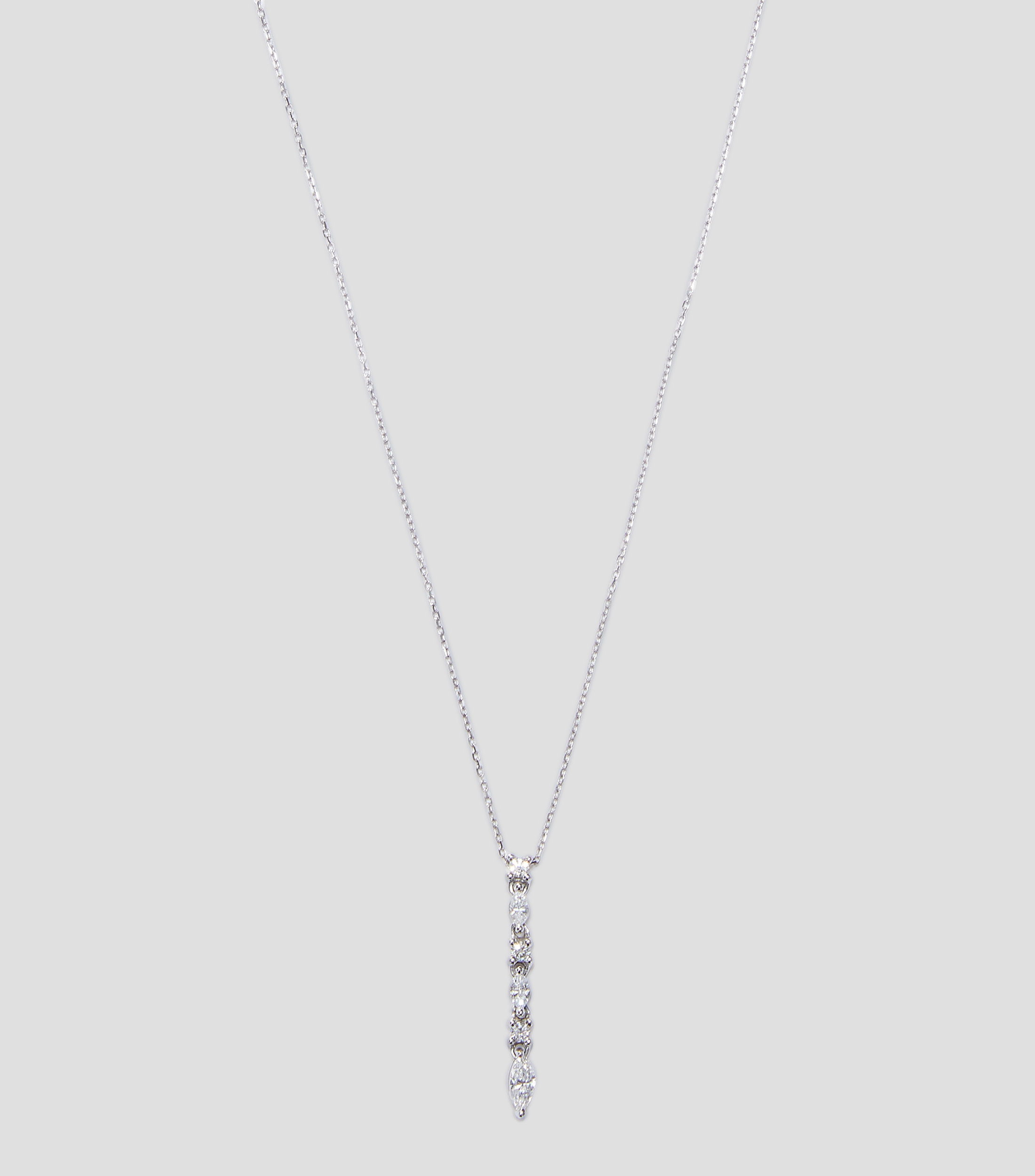 Dije con Cadena en oro blanco de 18 Kts Mujer