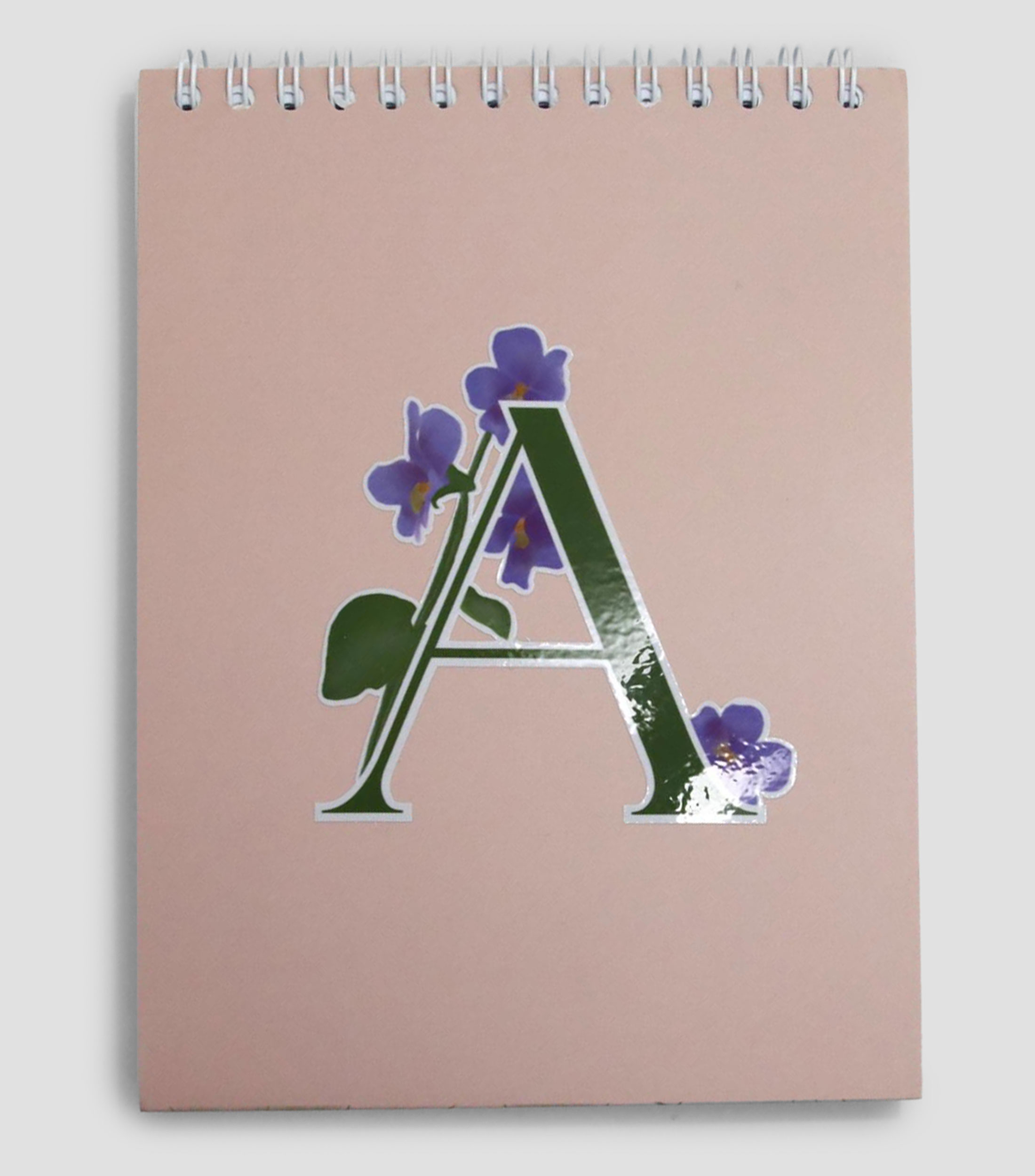 Libreta mediana inicial "A", hojas raya