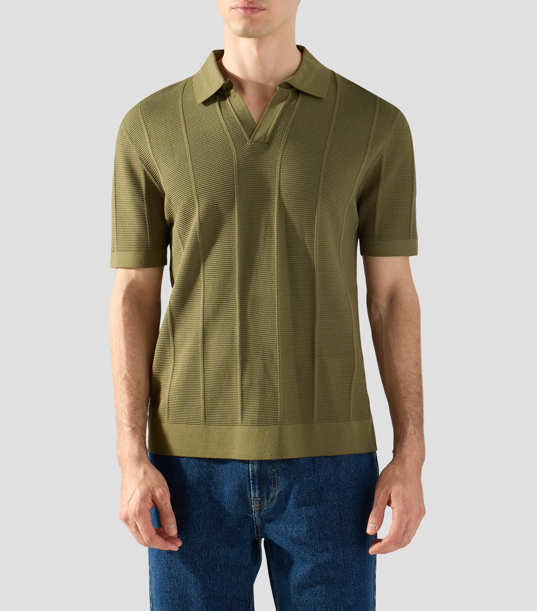 Playera tipo polo con manga corta y líneas Hombre