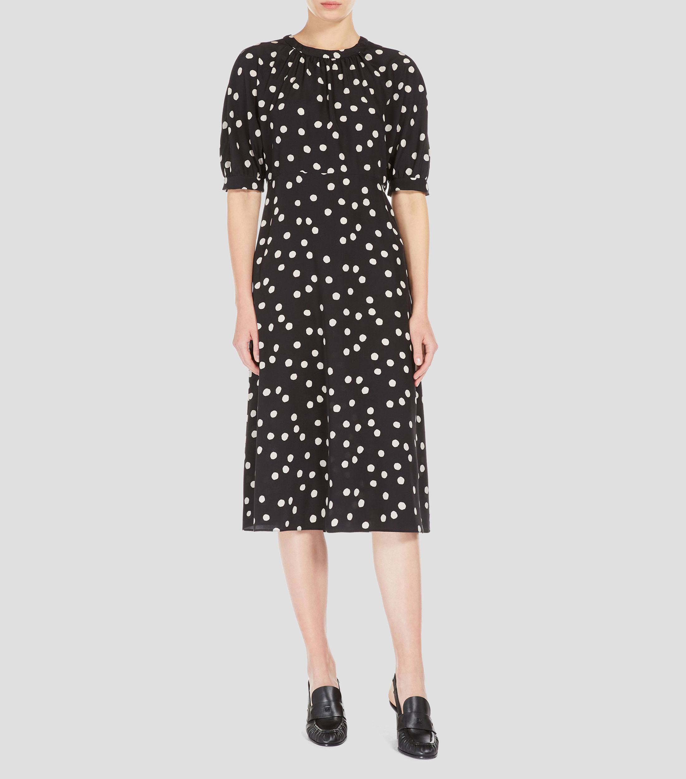 Vestido Corto con Puntos Mujer