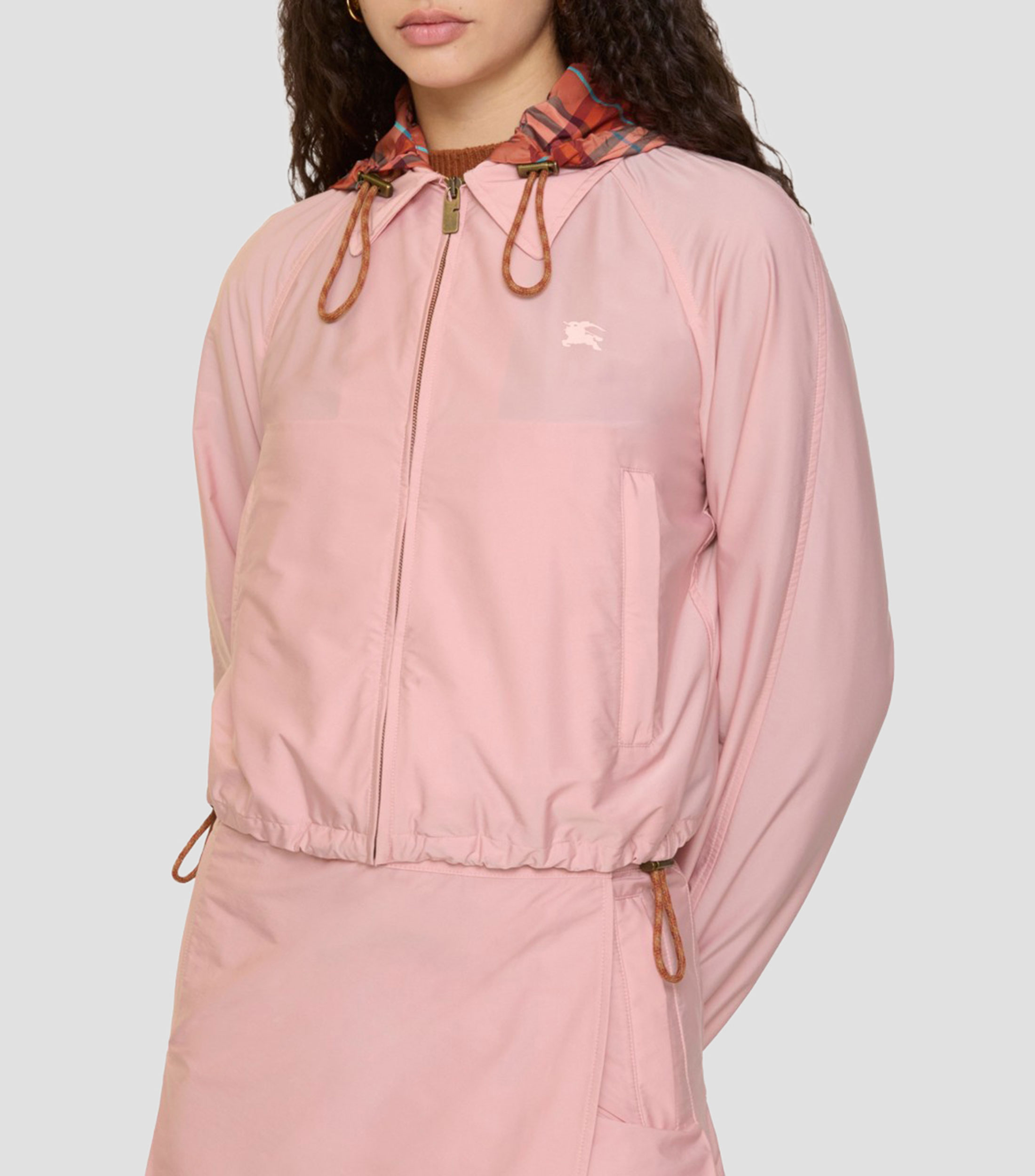 Chamarra con cremallera y capucha liso Mujer
