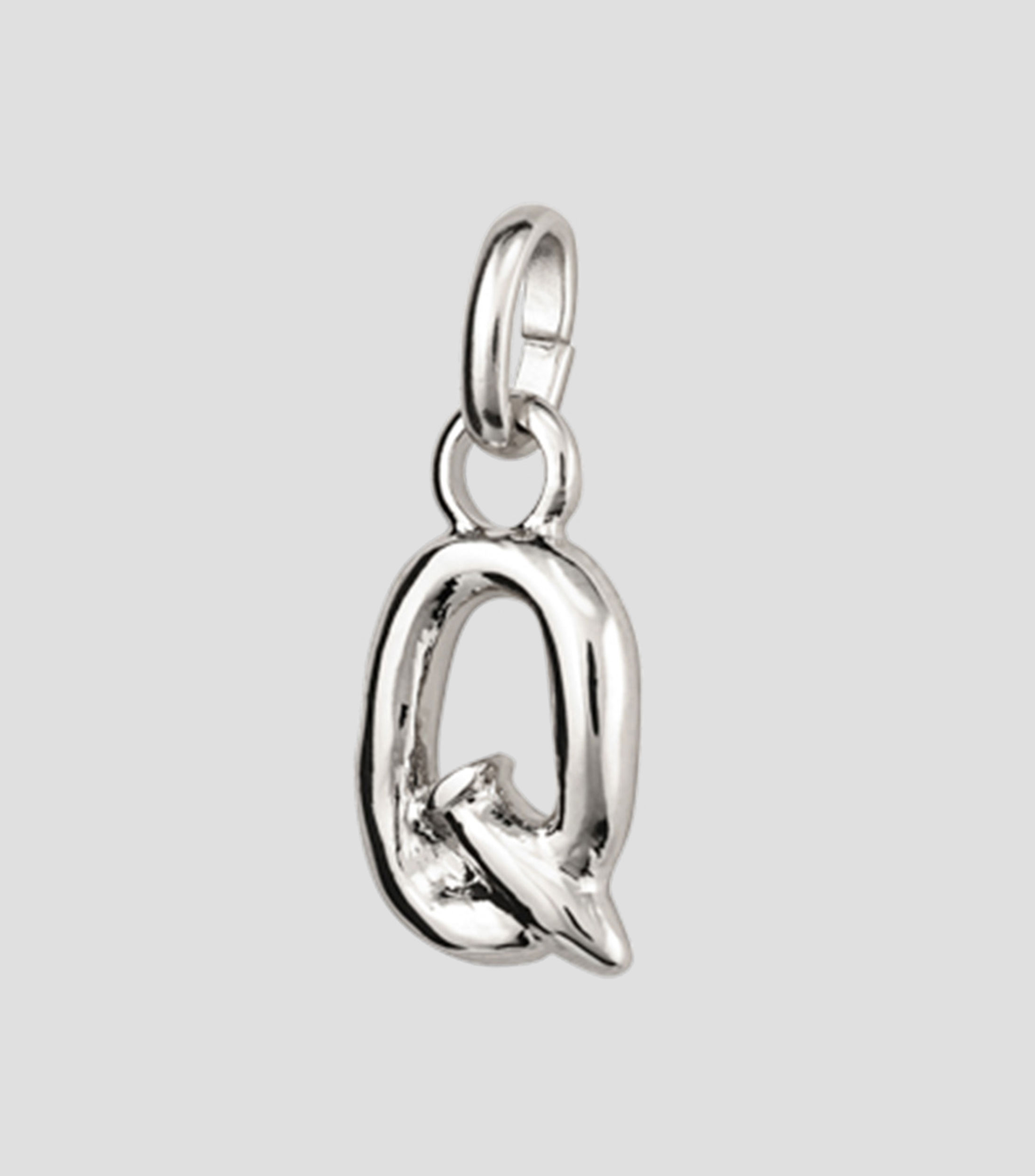 Charm letra Q con argolla Mujer