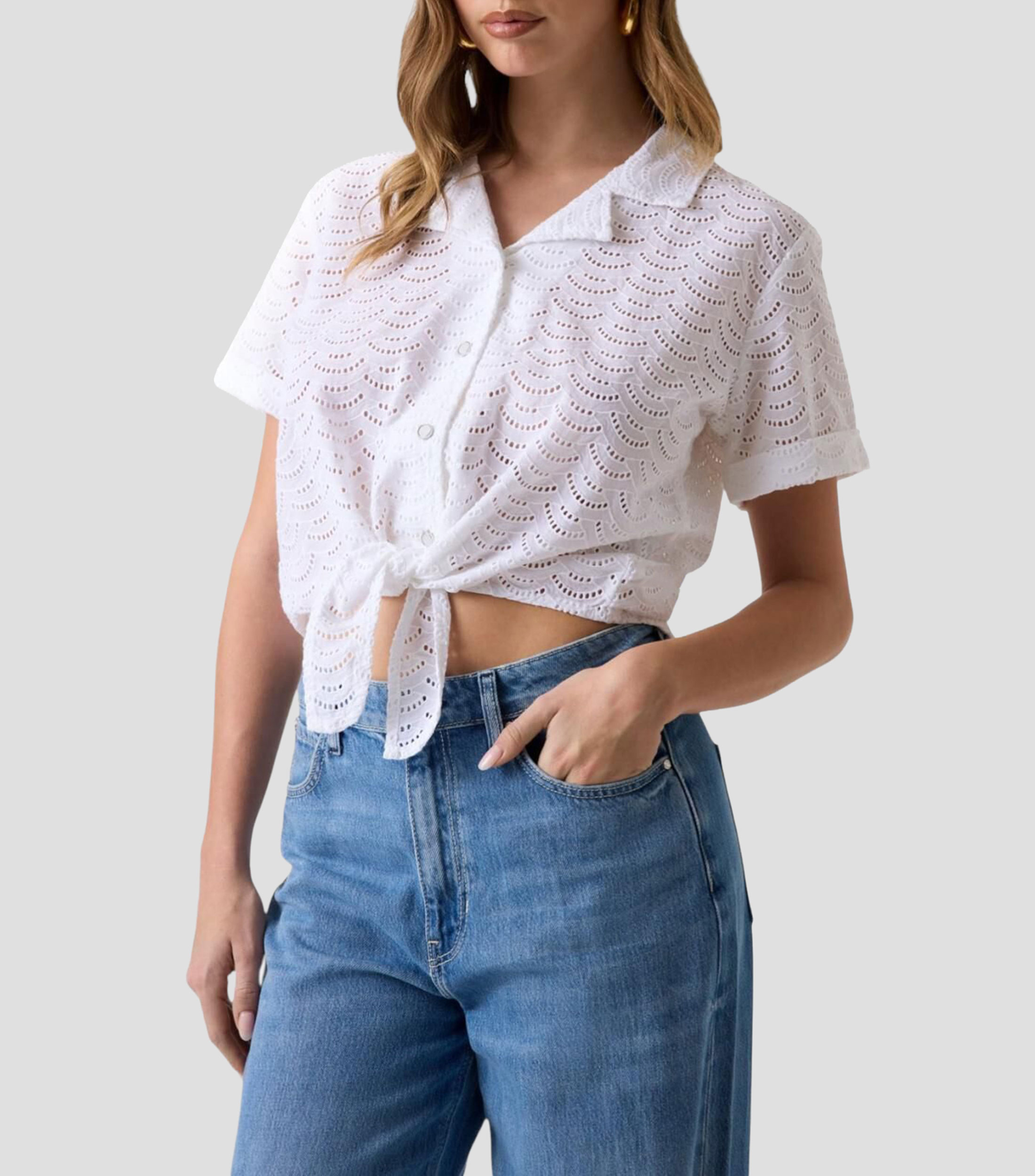 Blusa con microdiseños manga corta Mujer