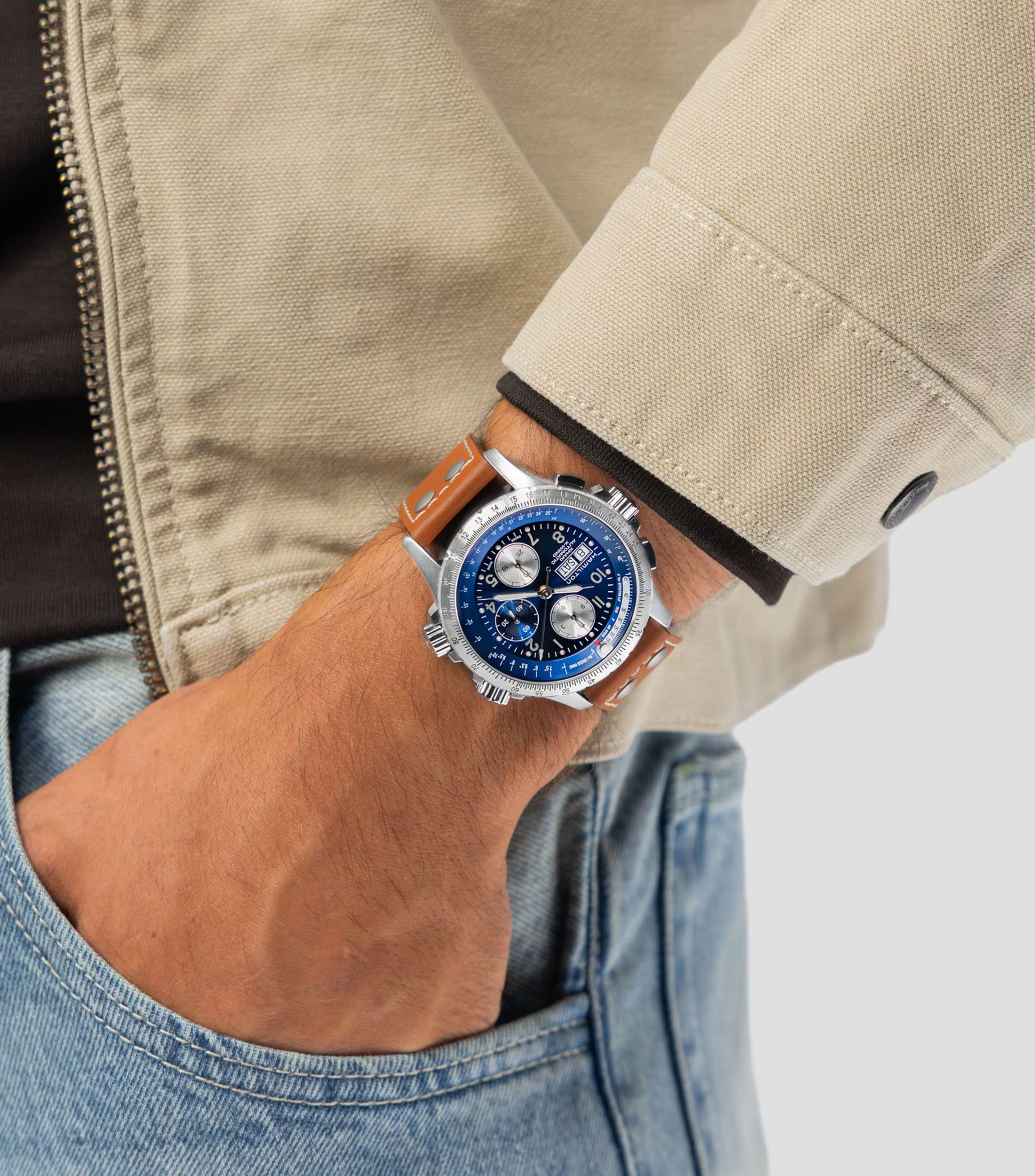 Reloj para Hombre Khaki Aviation X-Wind Day Date Autochrono deportivo plateado