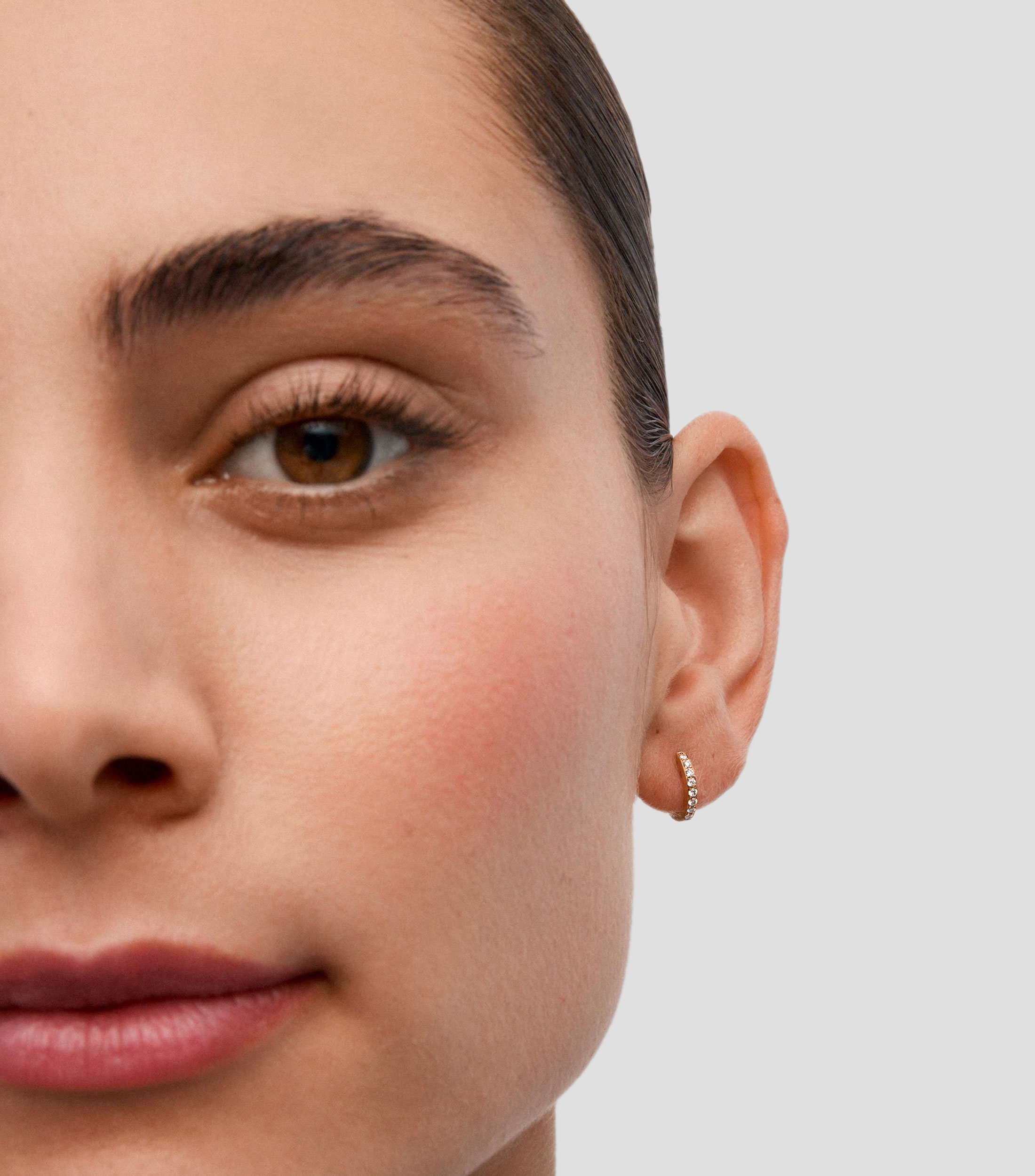 Aretes en Oro amarillo de 18 Kilates con diamantes Mujer