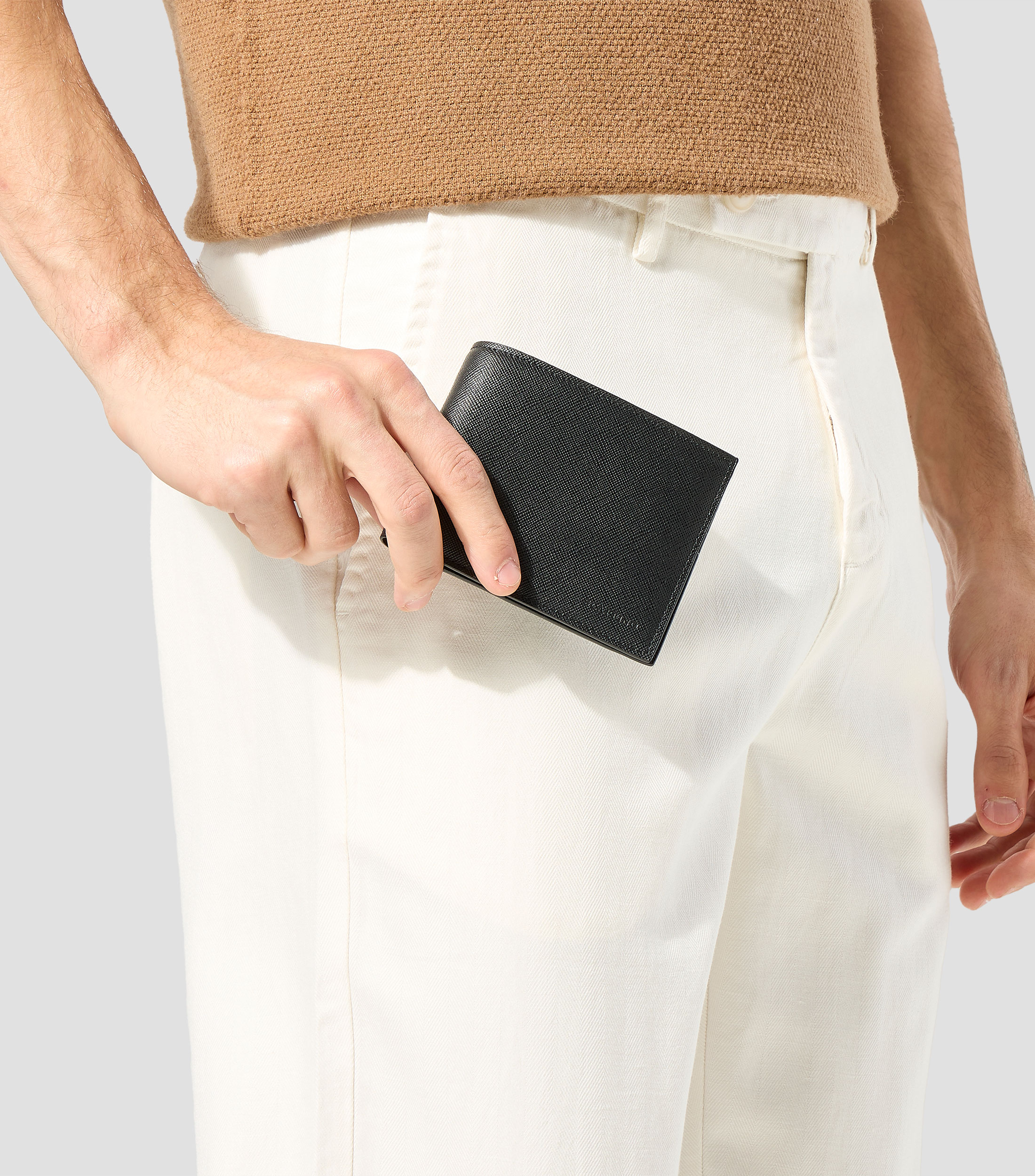 Cartera bifold en piel granulada Hombre