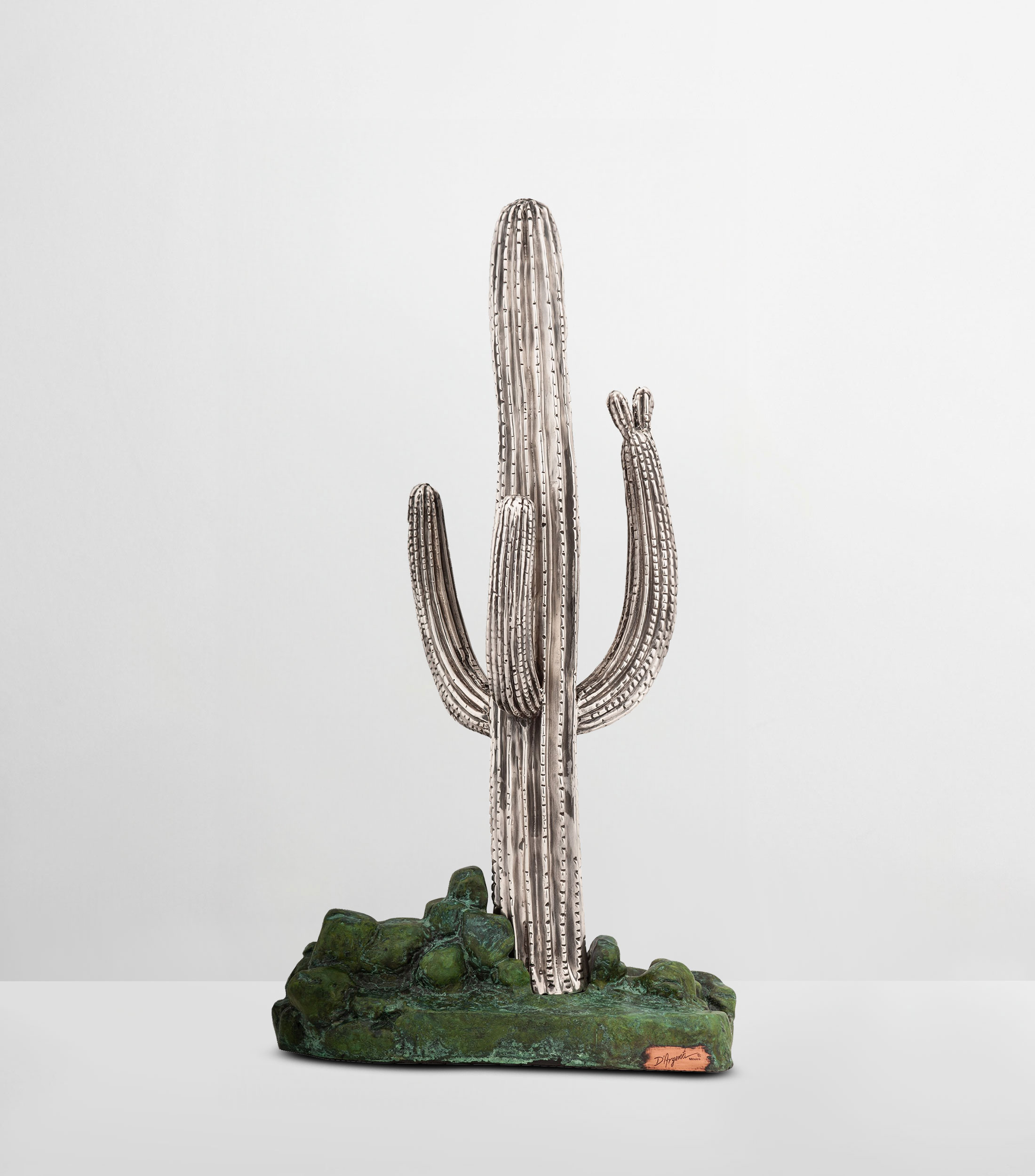 Escultura Cactus en cobre con baño de plata