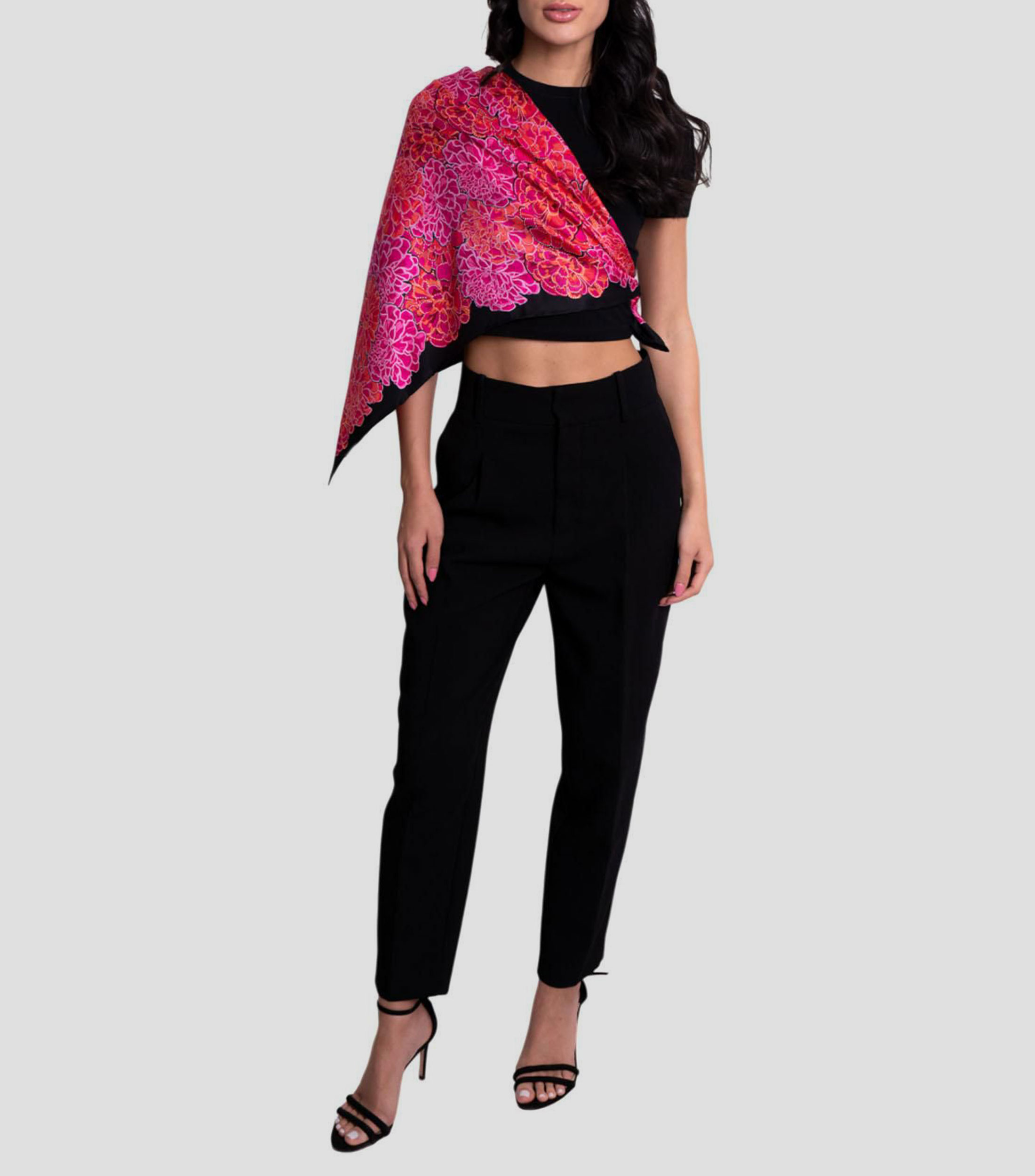 Mascada en seda fucsia y negro Cempasúchil Ofrenda Mujer