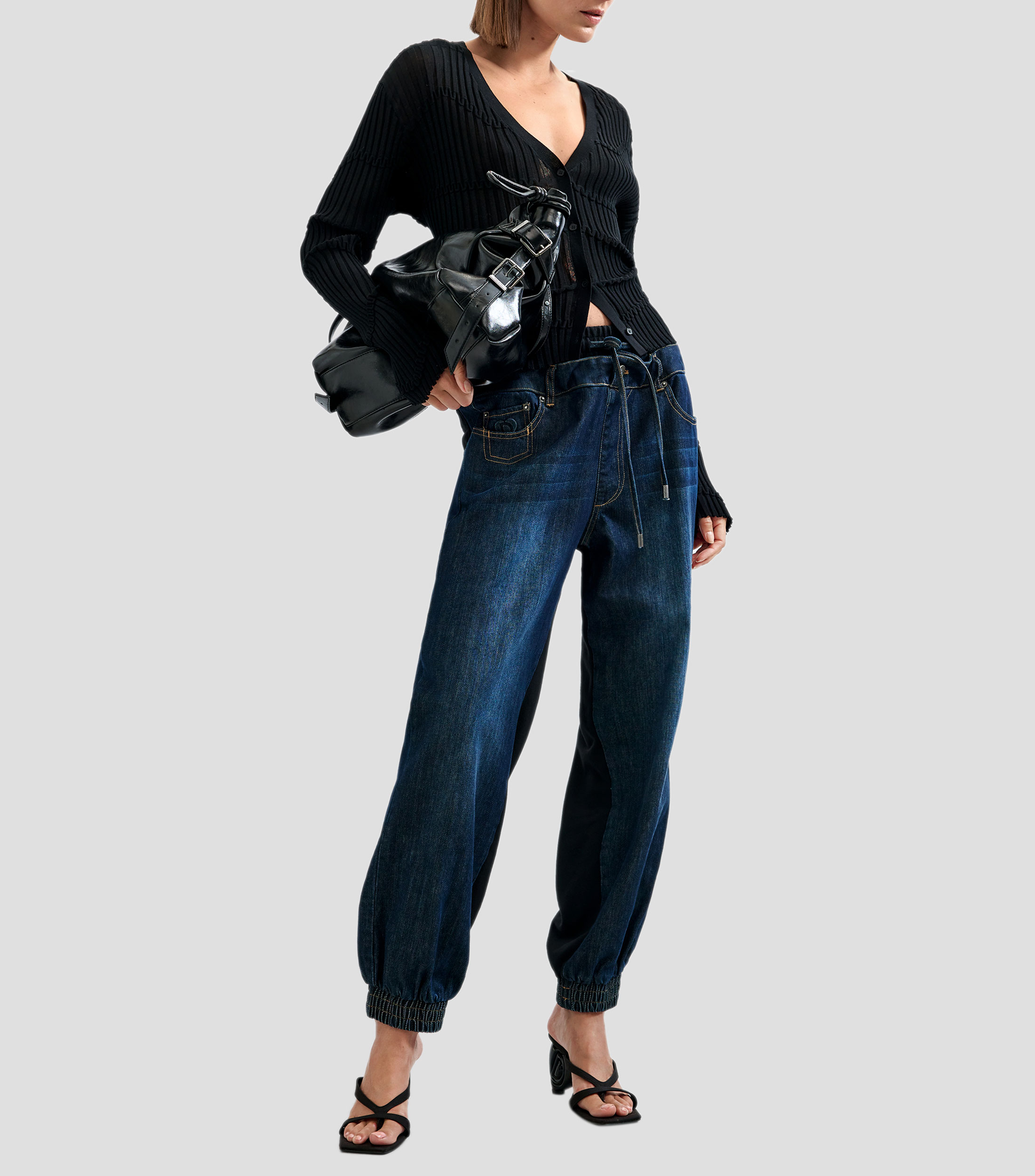 Jeans tipo jogger de corte regular efecto lavado Mujer