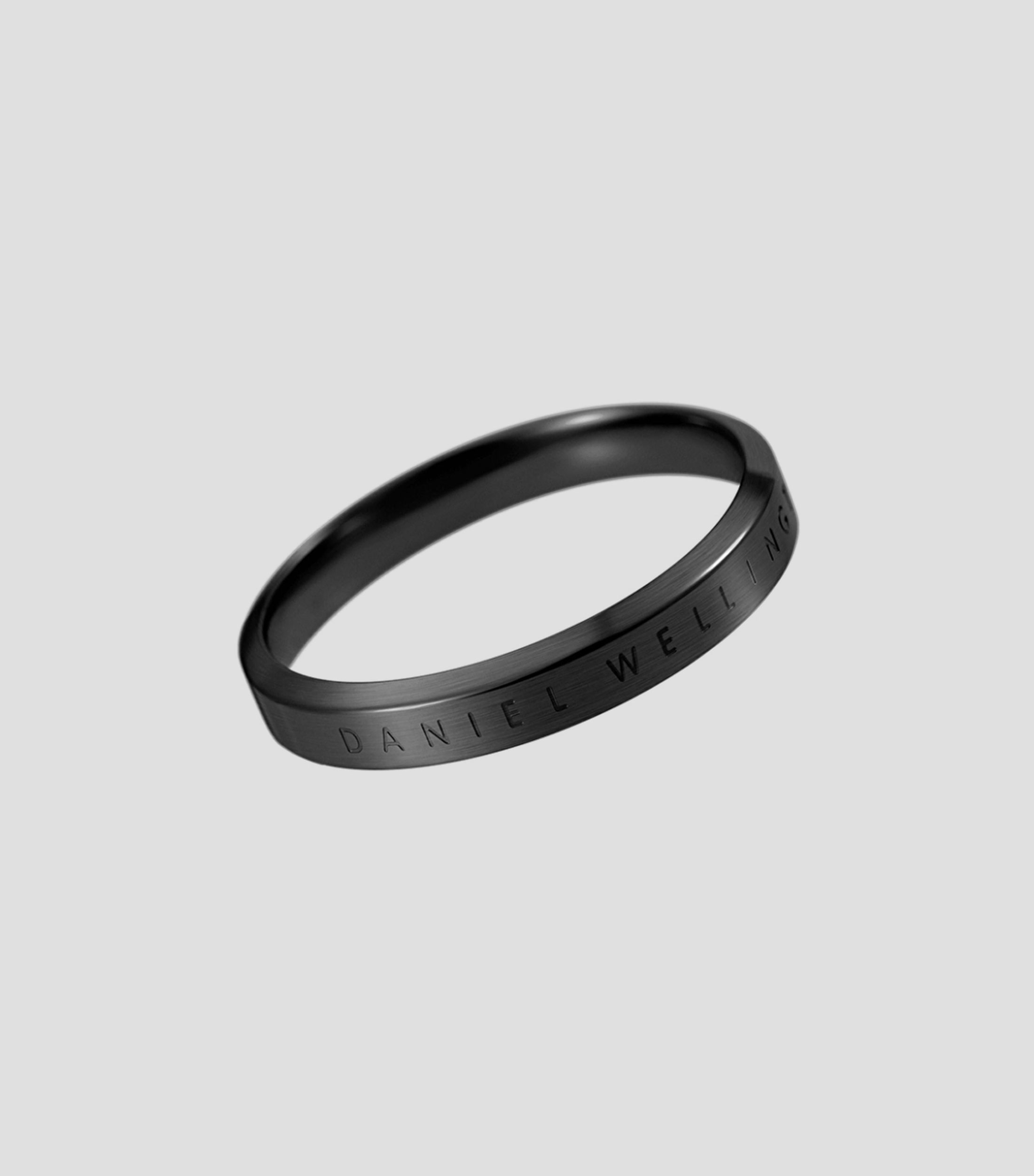 Anillo con tipografia Mujer