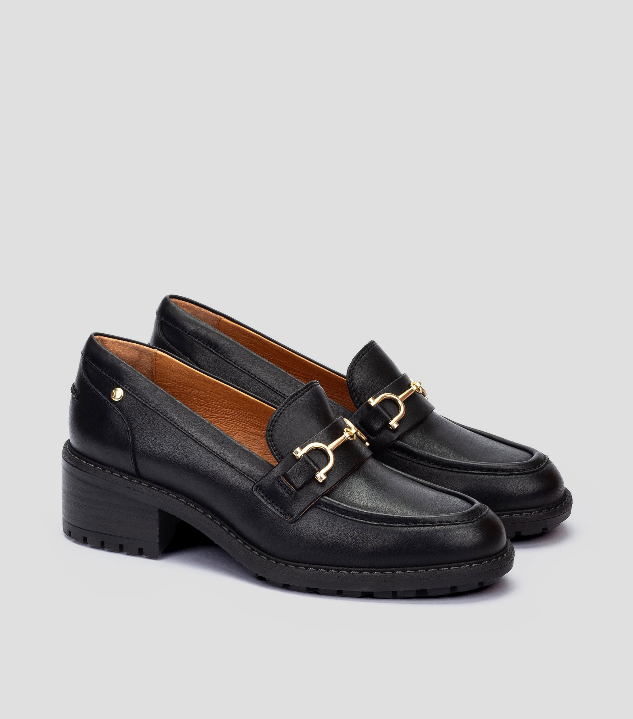 Mocasines en piel vacuna con tacón bajo ancho con hebilla Mujer