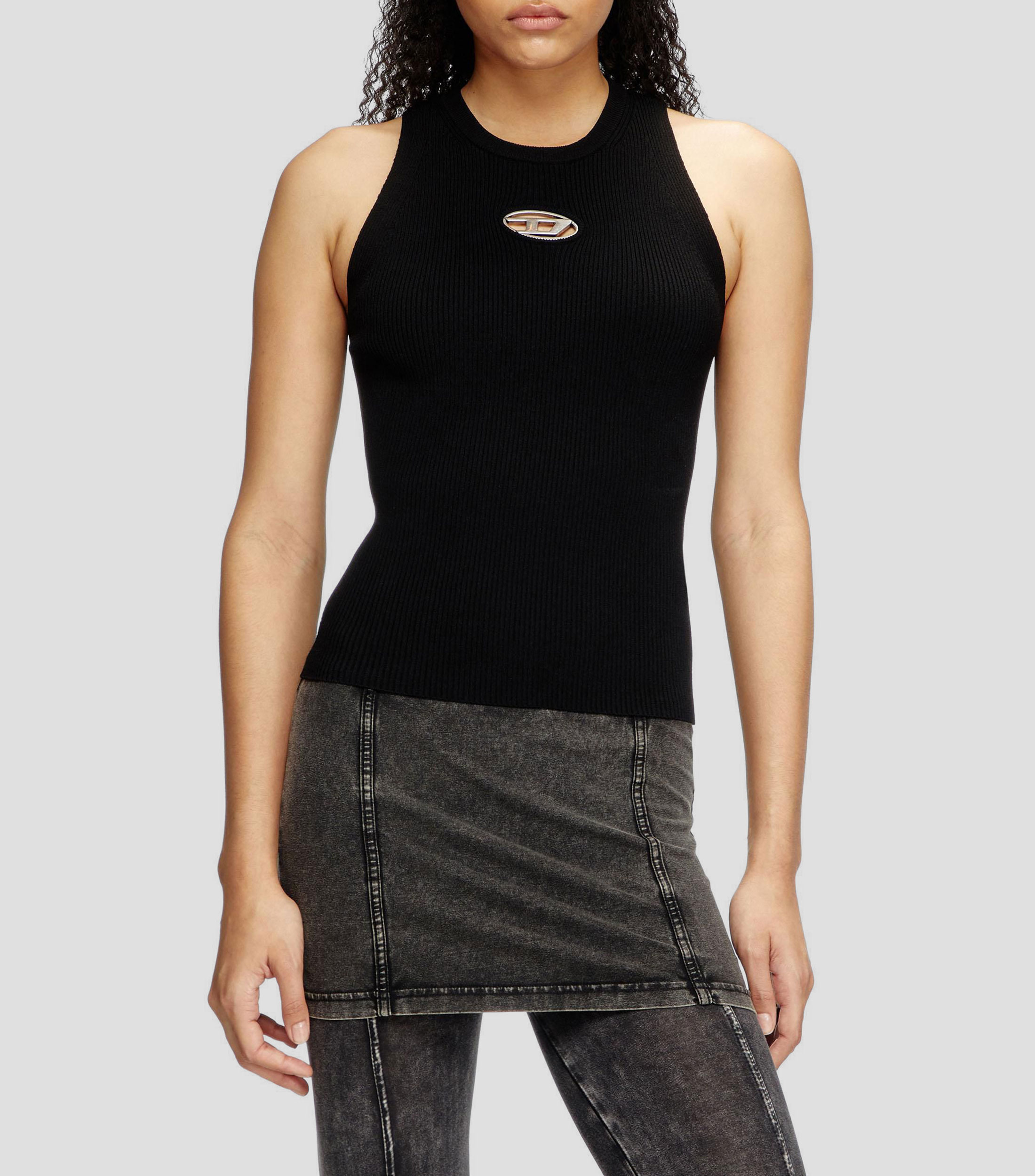 Playera cuello redondo sin mangas lisa Mujer