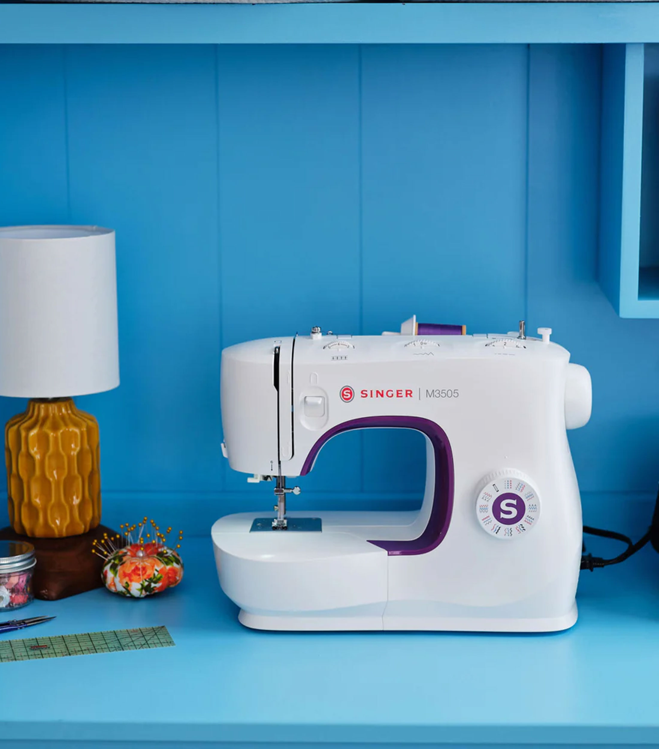 Maquina de coser M3505, 120 V