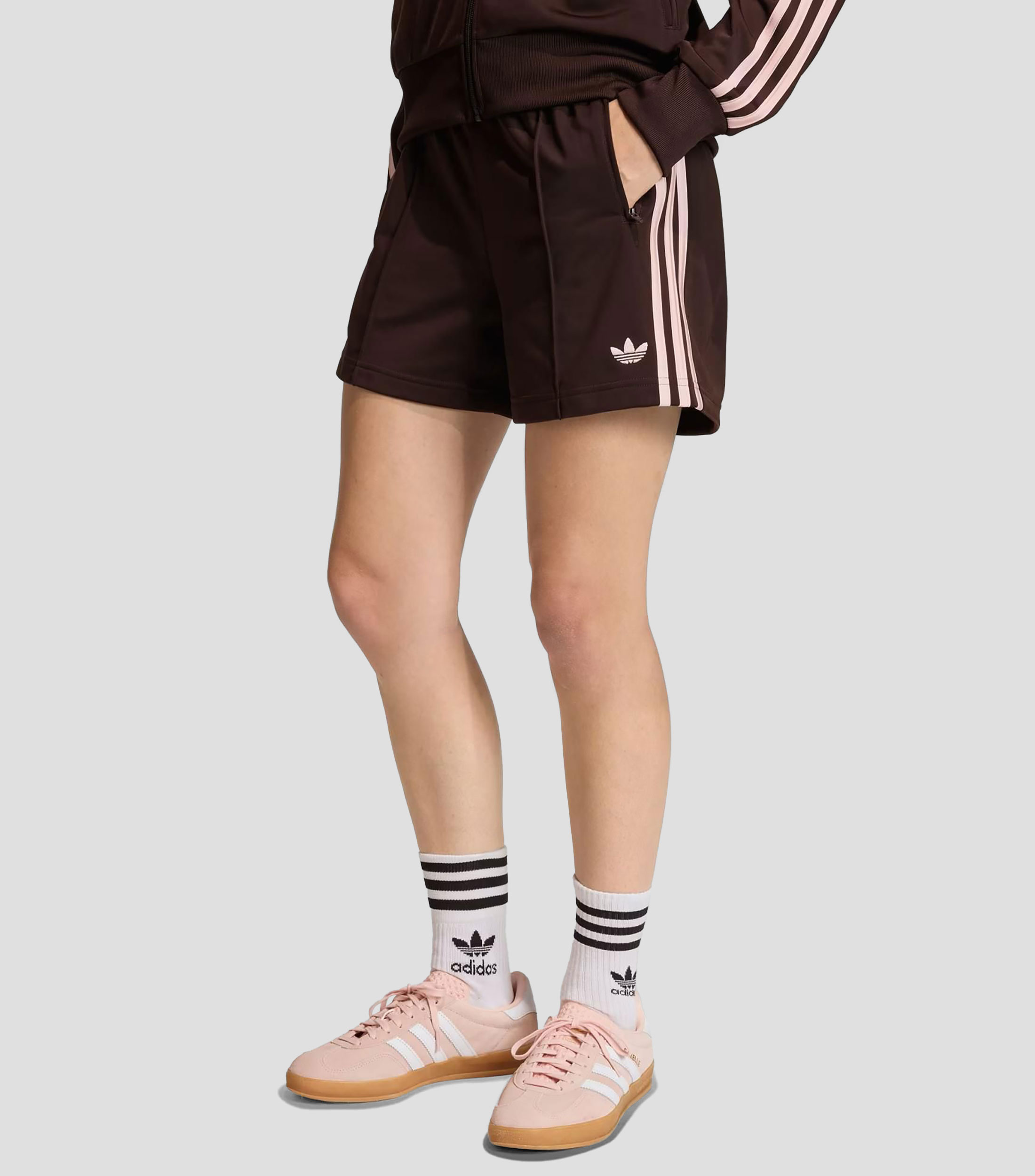 Short liso Mujer