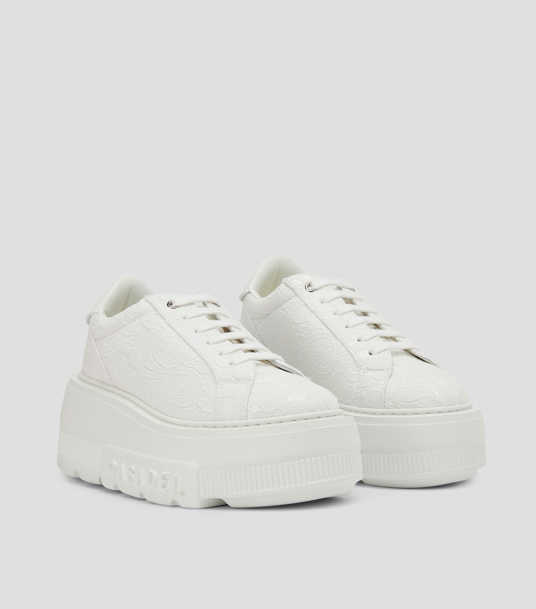Tenis casuales en piel vacuna Mujer