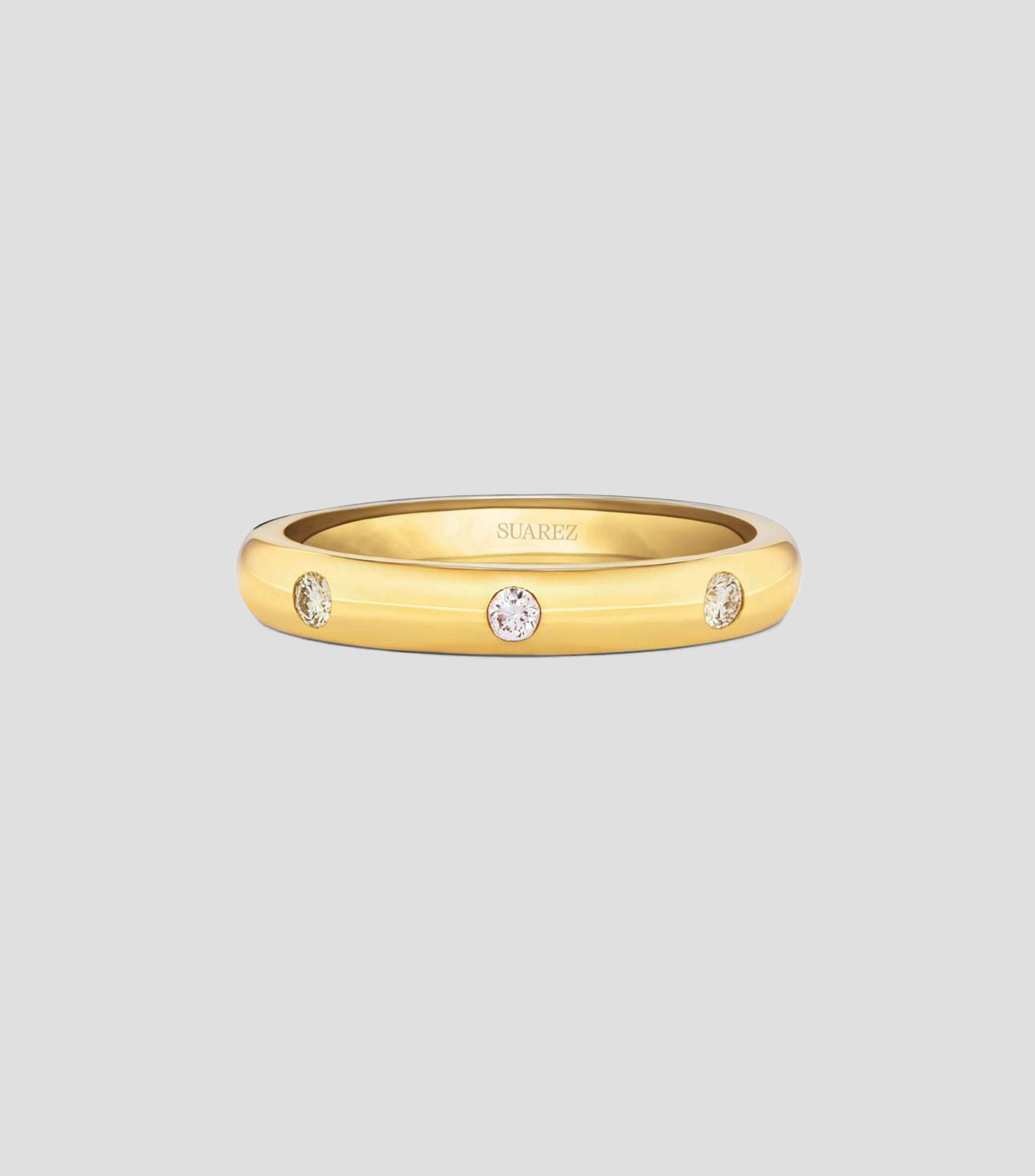 Anillo en Oro amarillo de 18 Kilates con 3 diamantes en talla brillante Mujer