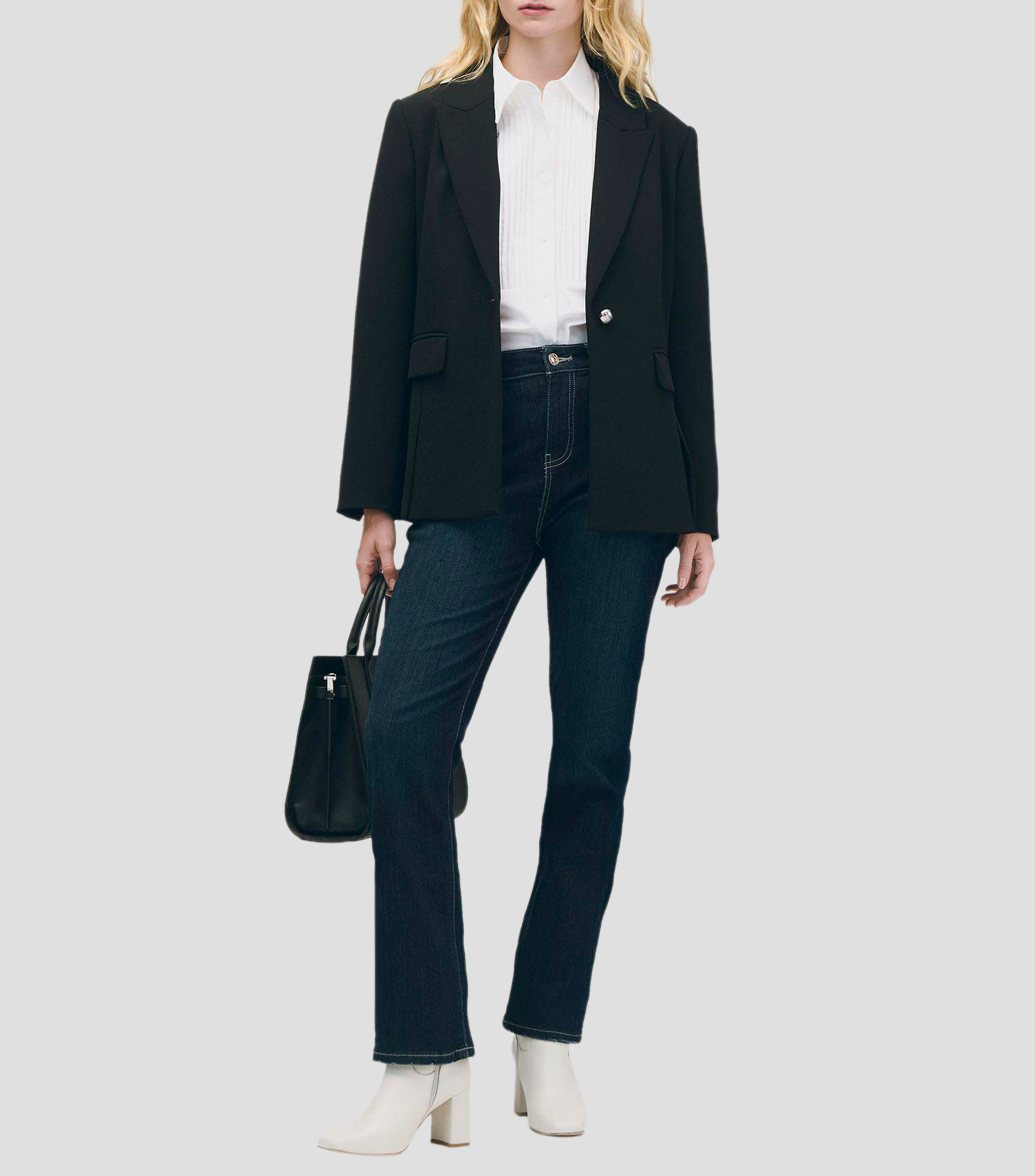 Blazer Negro Con Solapa De Pico Aberturas Al Frente Y Espalda Mujer