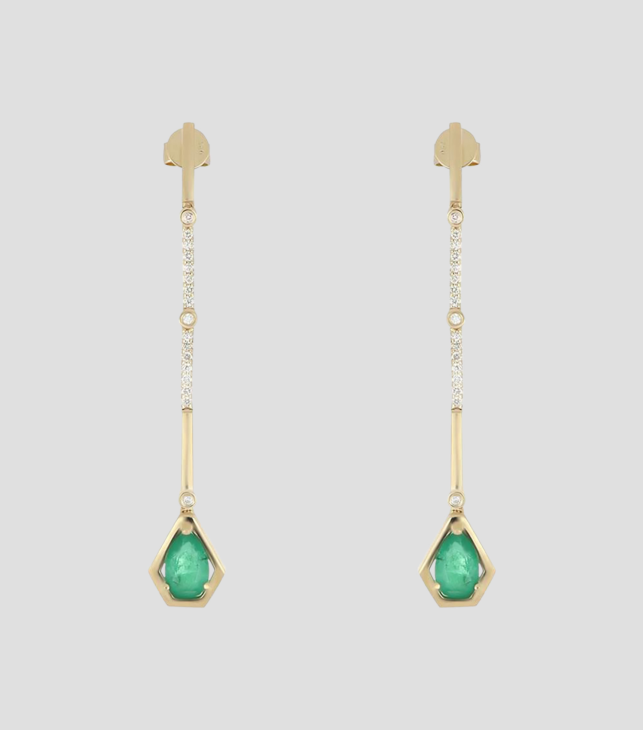 Aretes en oro amarillo 18 Kilates con Esmeralda y diamantes Mujer