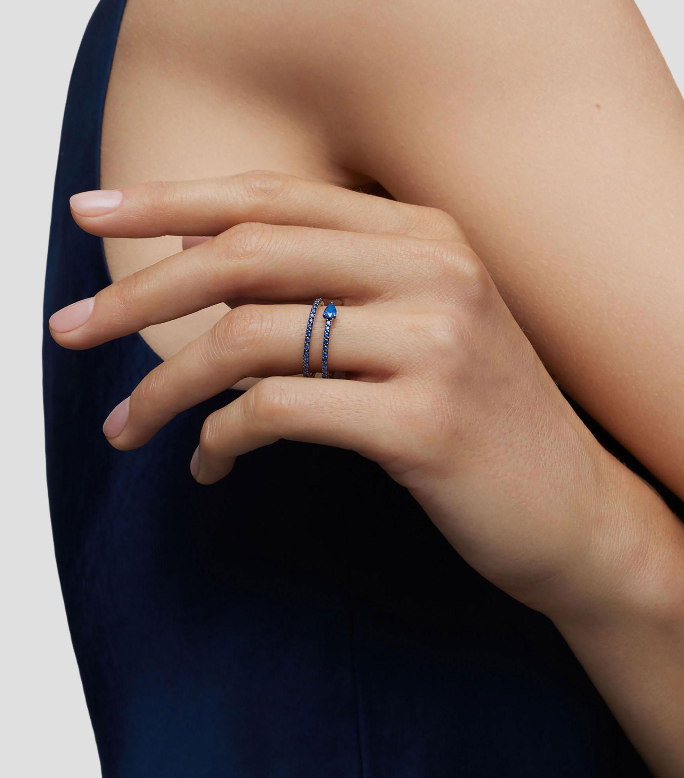 Anillo doble en oro blanco de 18 kilates con zafiros Talla 6 Mujer
